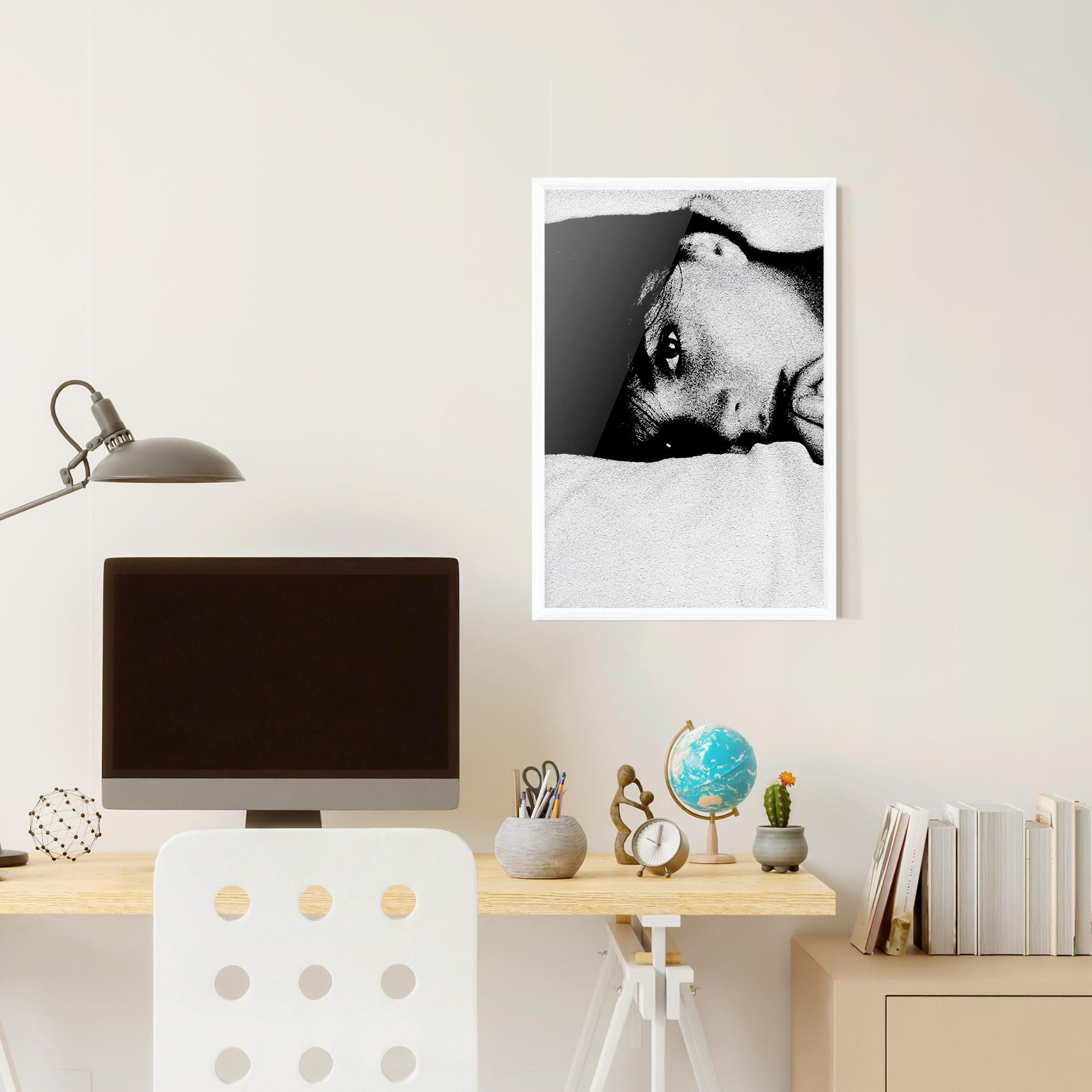 Poster Înrămat Eye Contact mockup 6