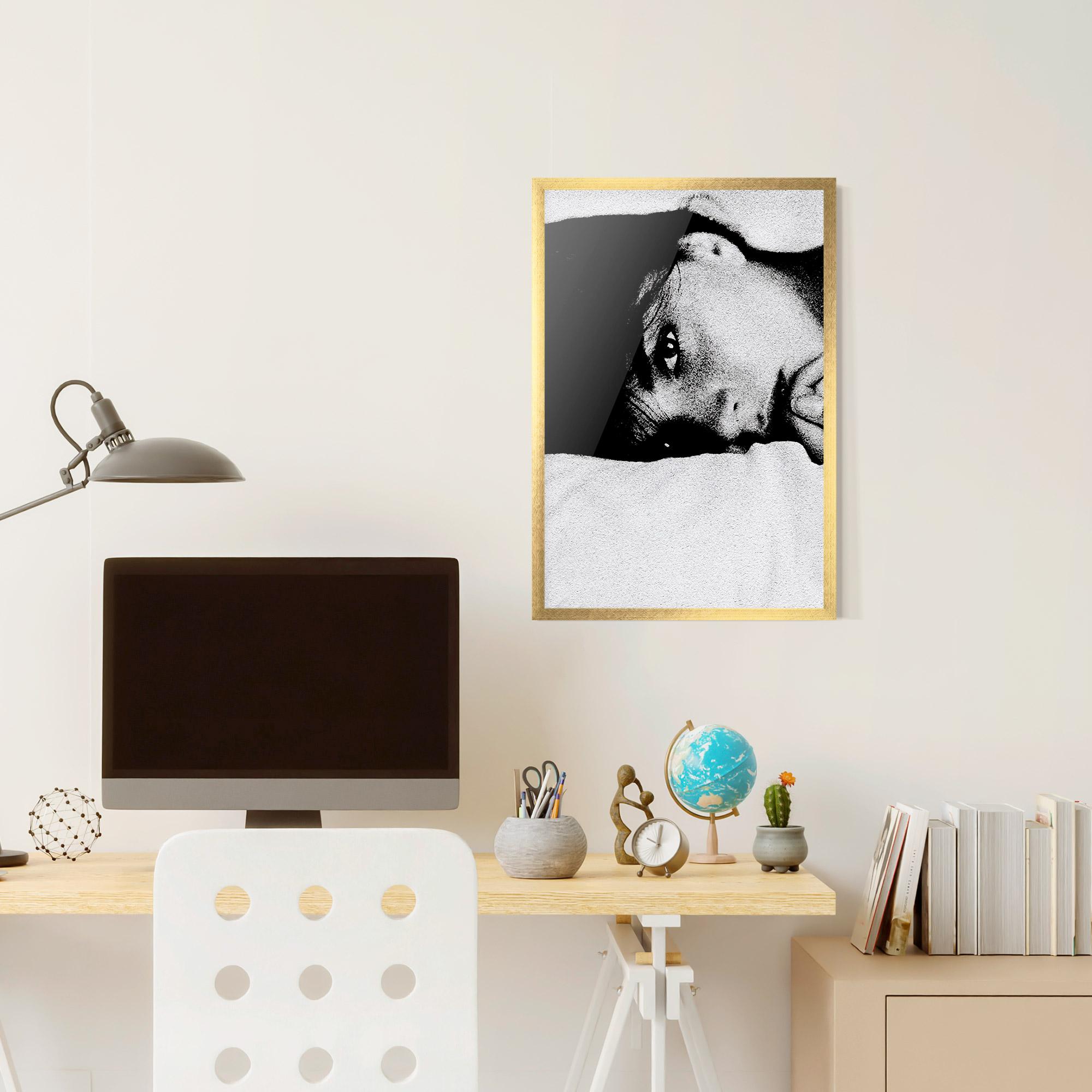 Poster Înrămat Eye Contact mockup 6