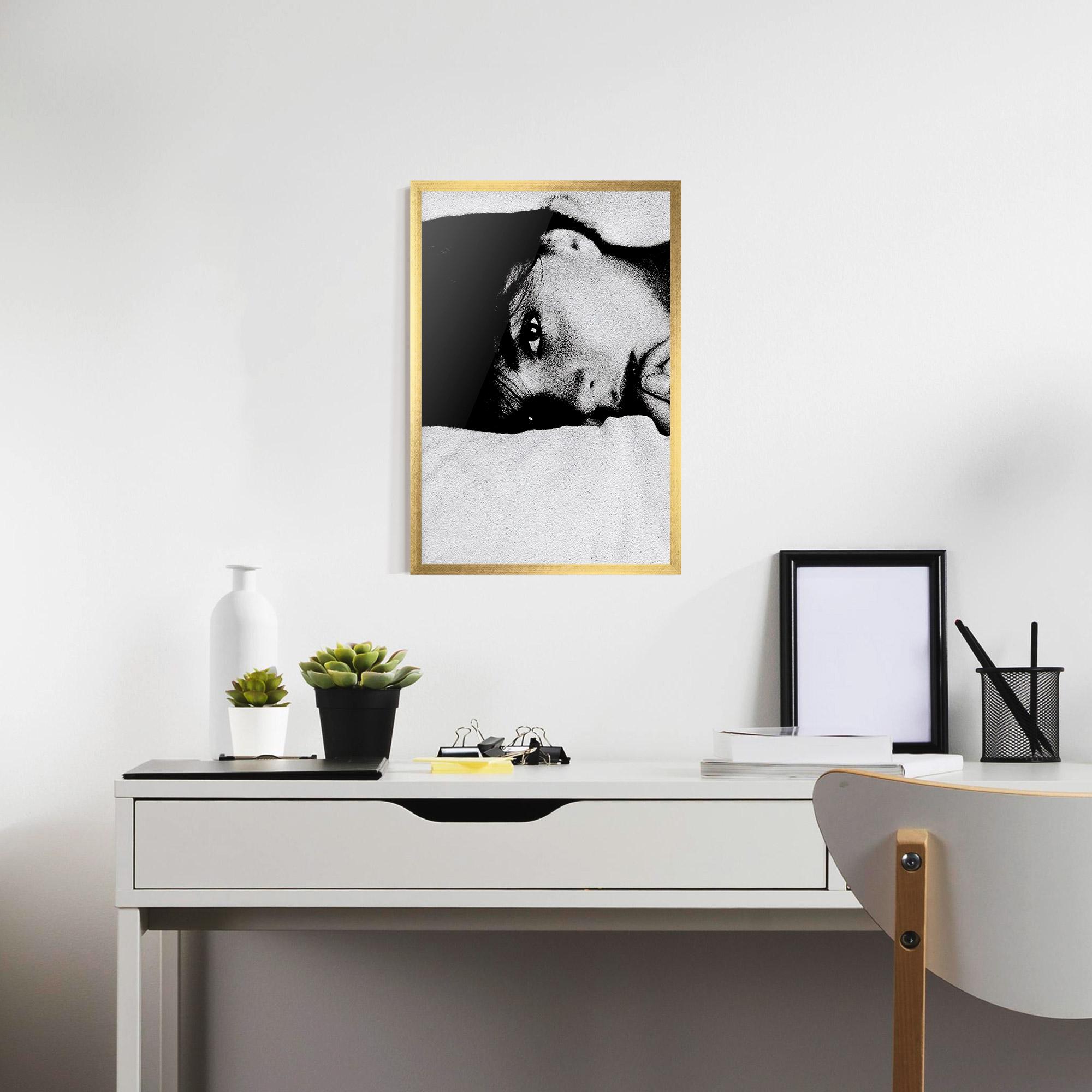 Poster Înrămat Eye Contact mockup 7