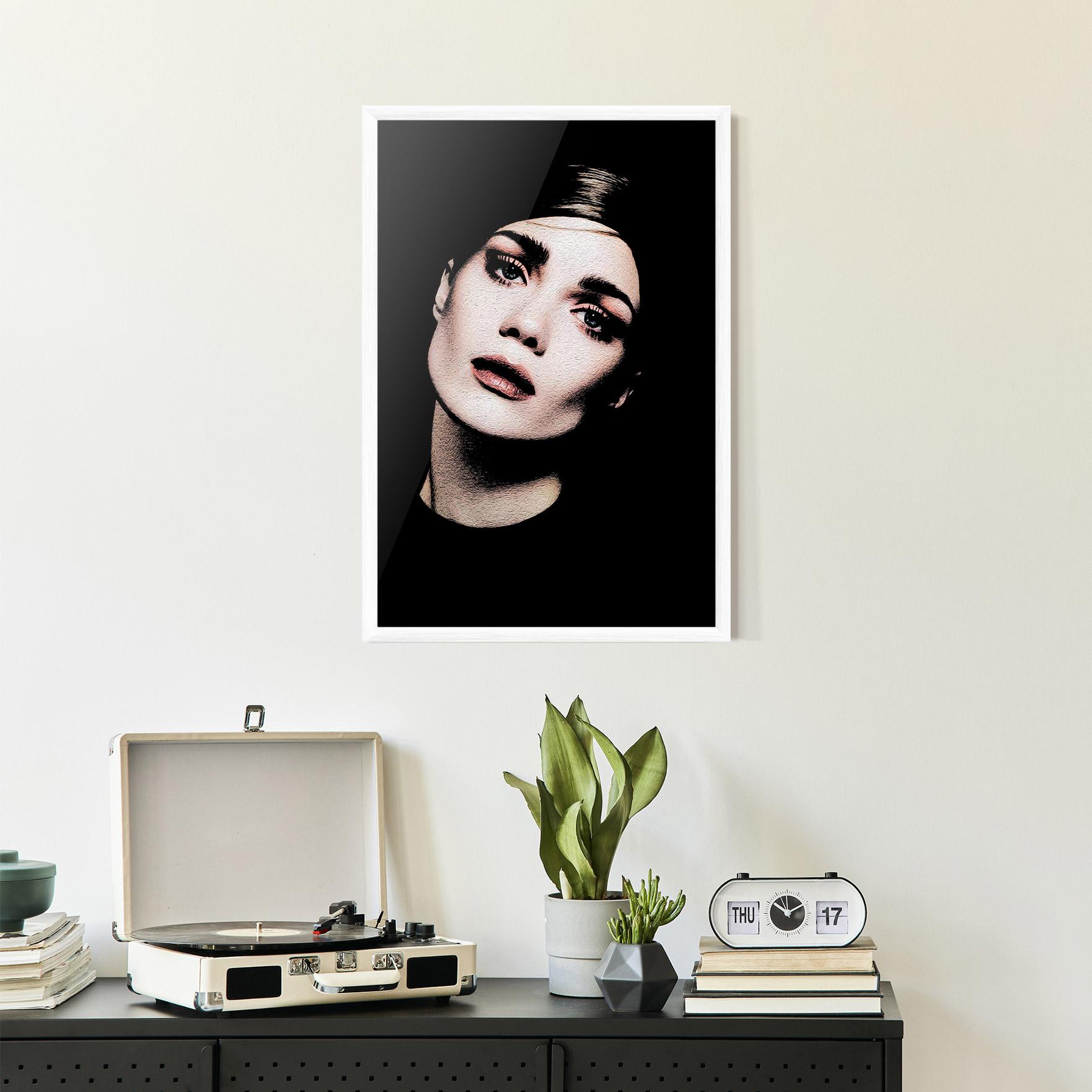 Poster Înrămat Blue Eyes Lady mockup 2