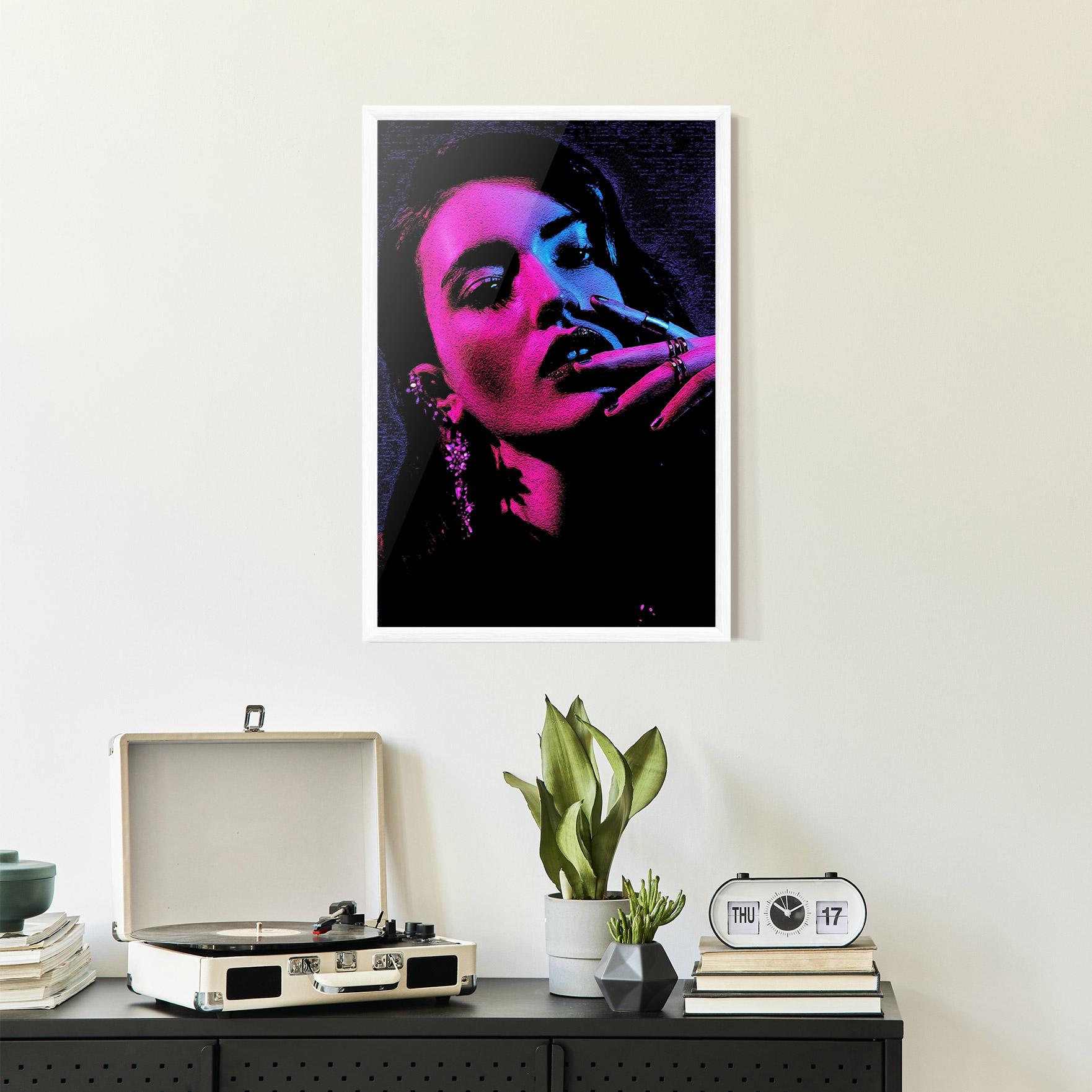 Poster Înrămat Purple Light Lady mockup 2