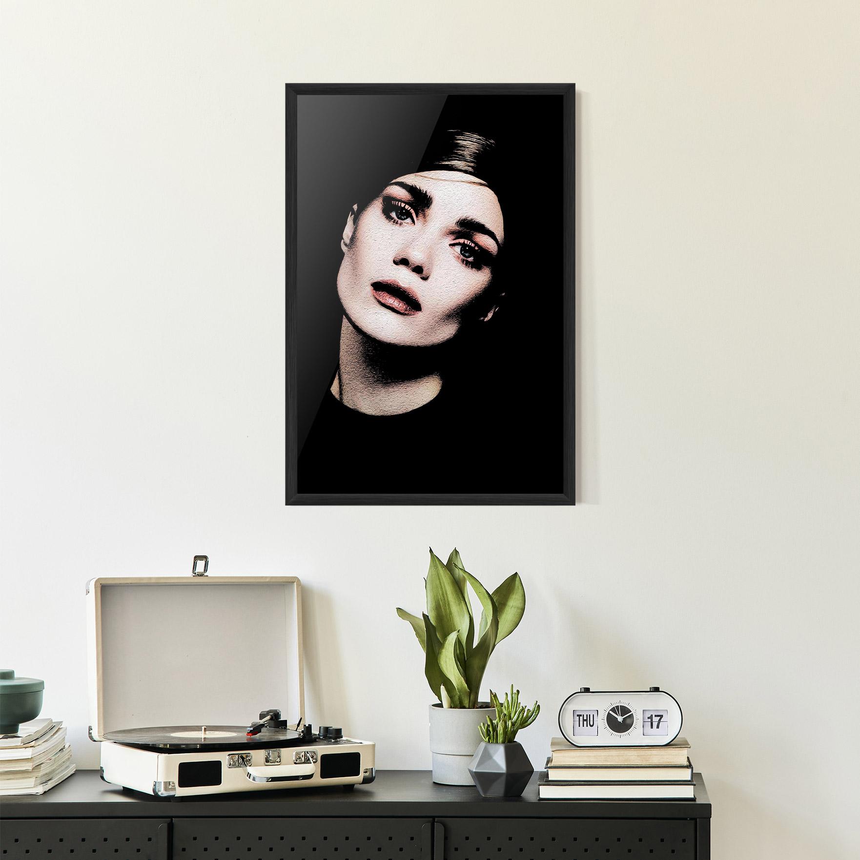 Poster Înrămat Blue Eyes Lady mockup 2