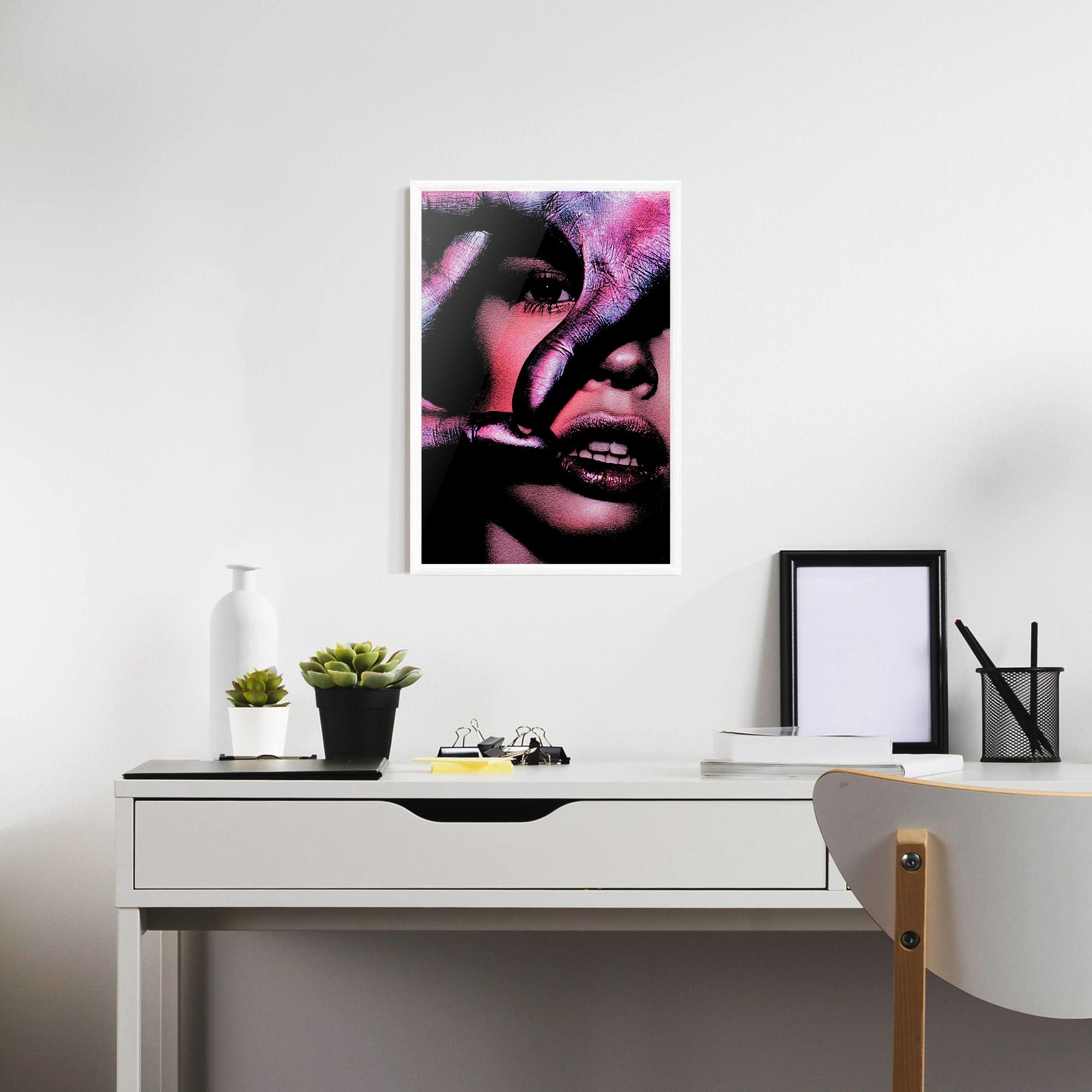 Poster Înrămat Purple Glitter Hand mockup 7