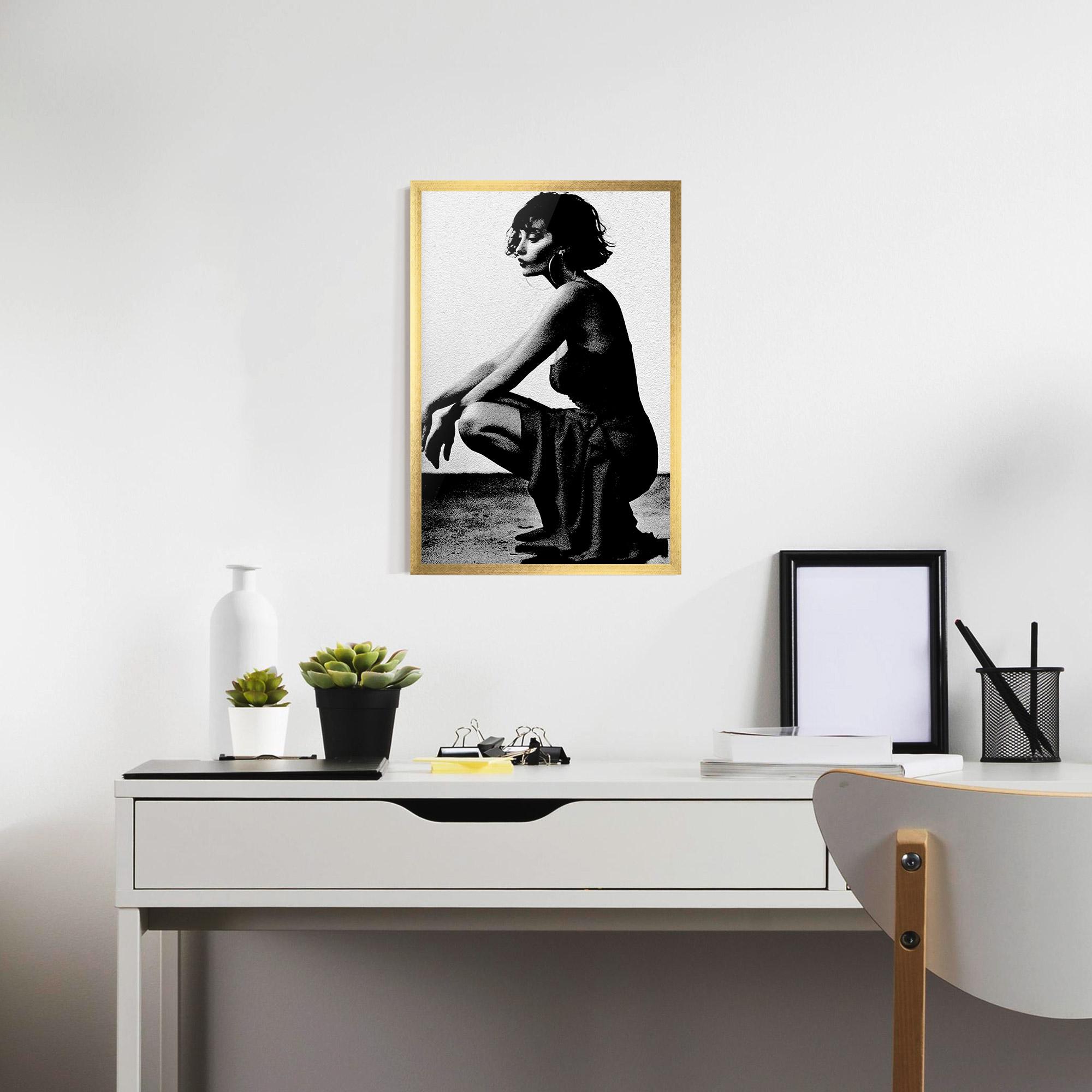 Poster Înrămat Grey Long Dress mockup 7