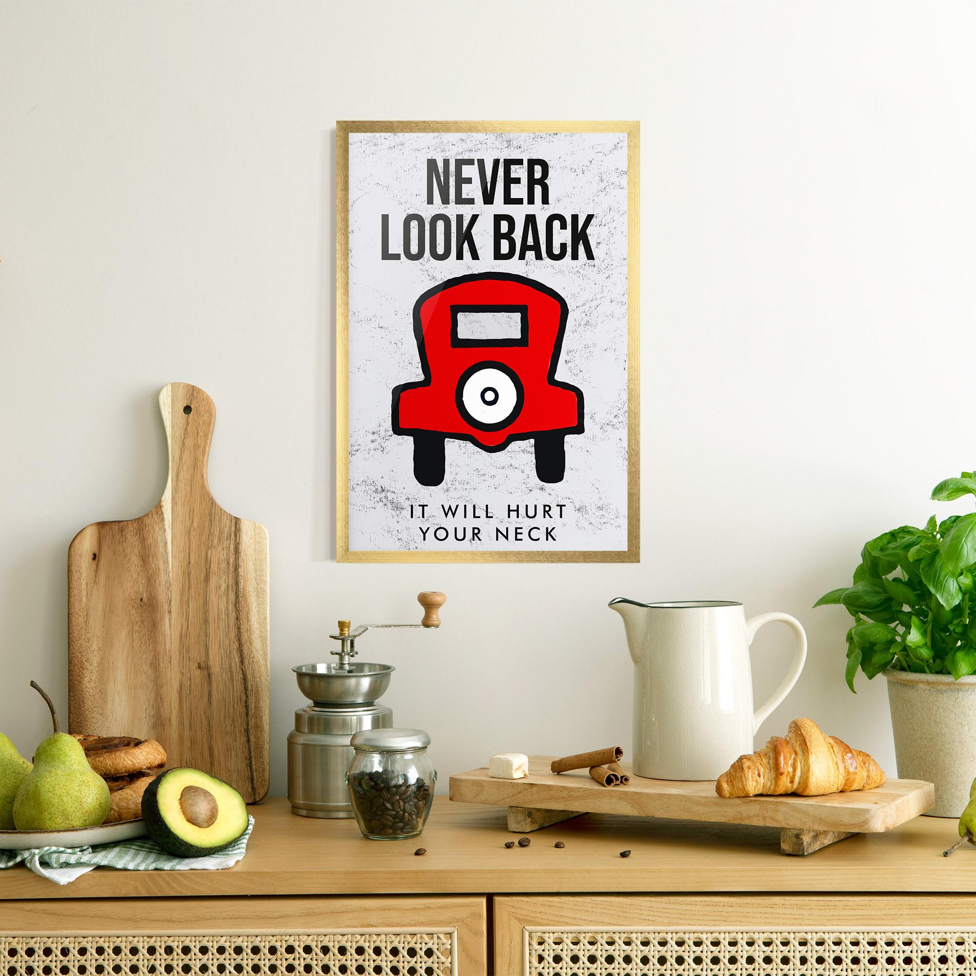 Poster Înrămat Never Look Back mockup 8