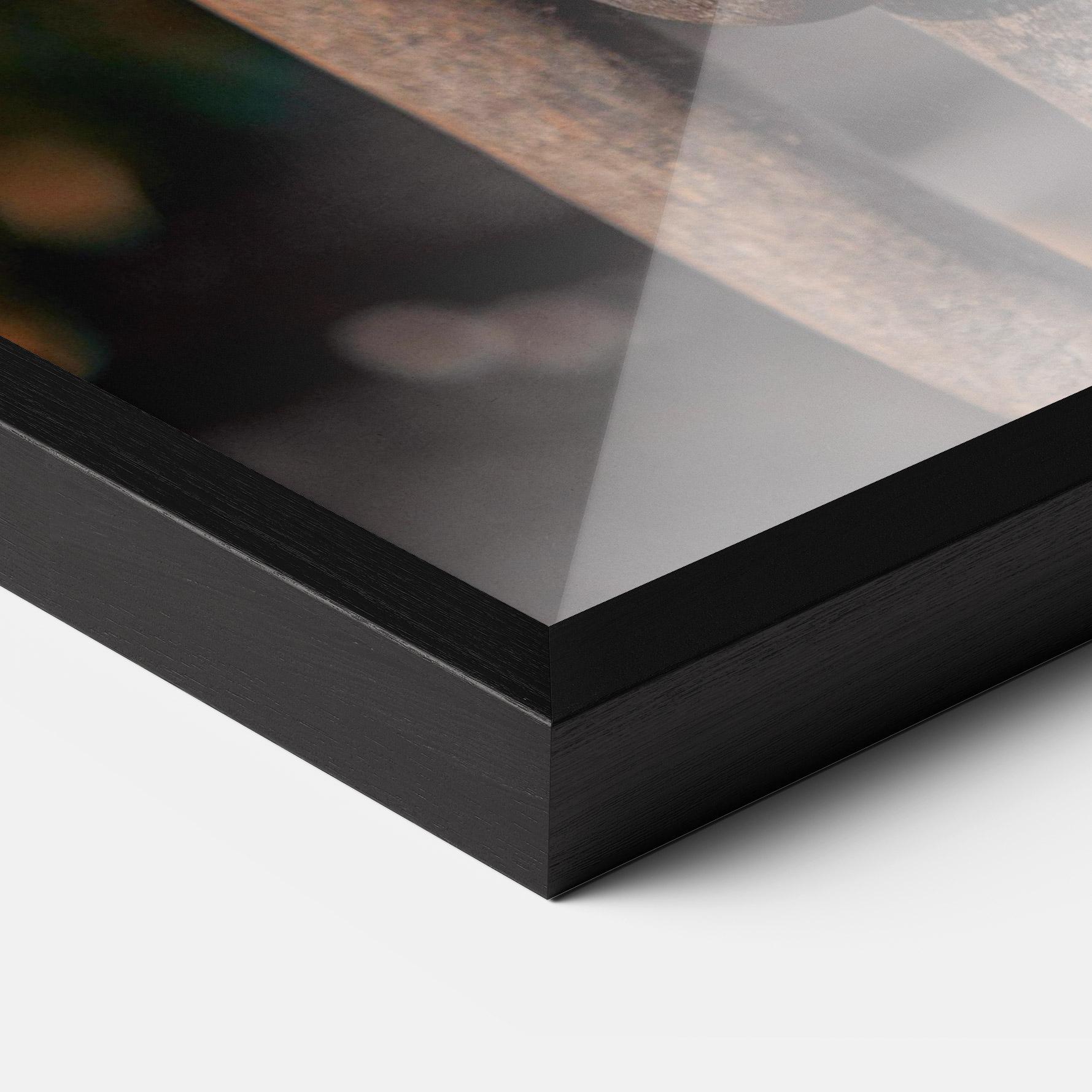 Poster Înrămat Three Heads Statue mockup 3