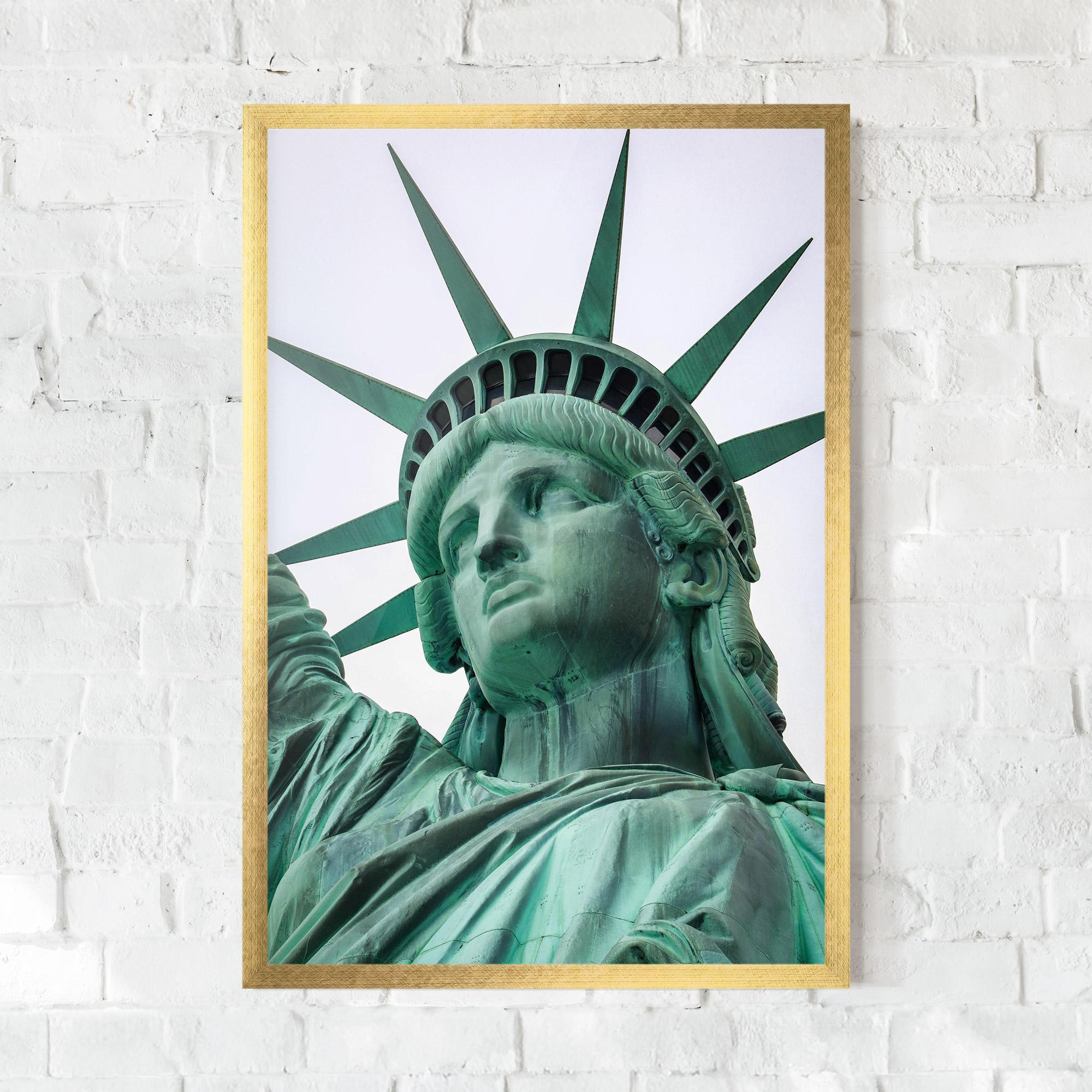 Poster Înrămat Statue Of Liberty Head mockup 0