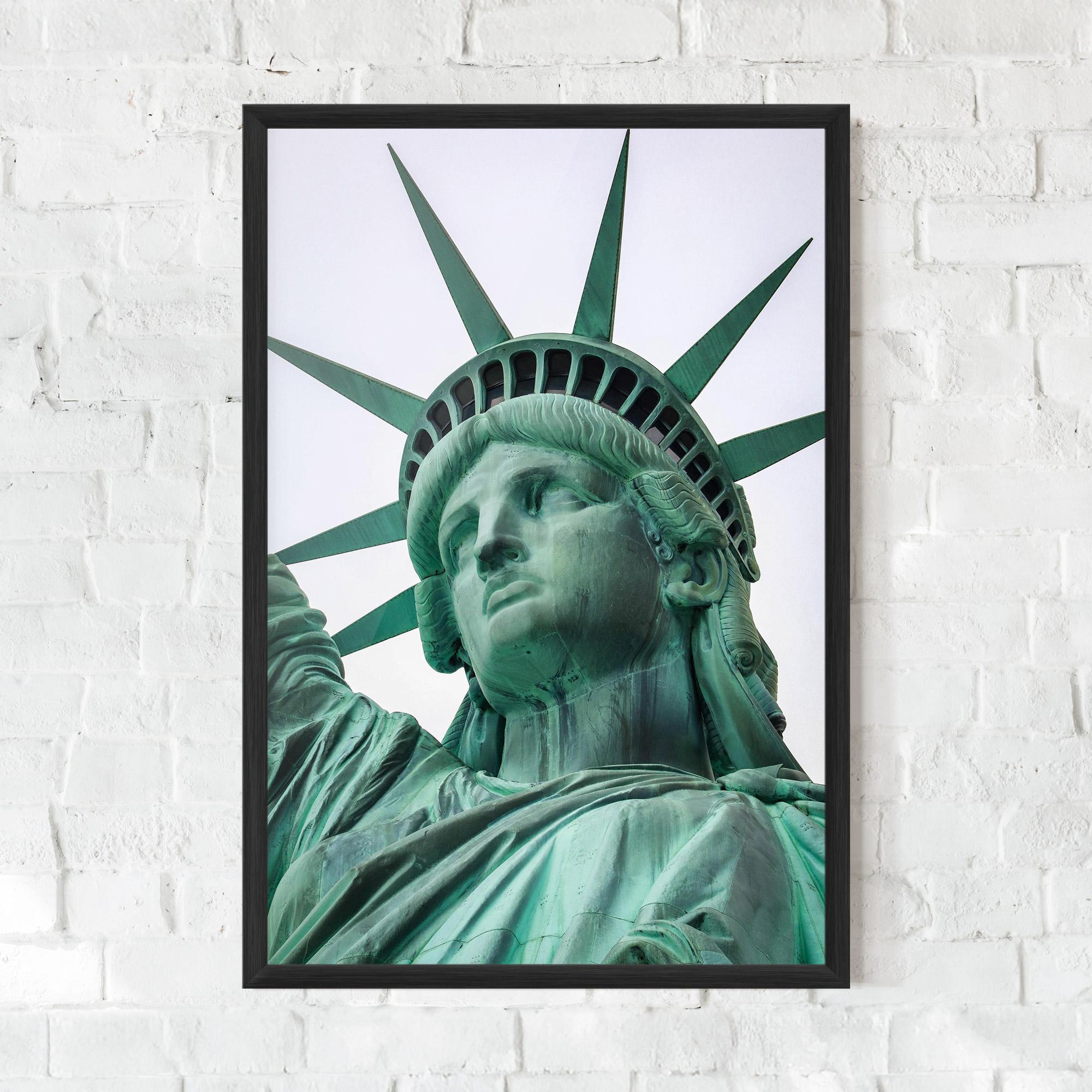 Poster Înrămat Statue Of Liberty Head mockup 0