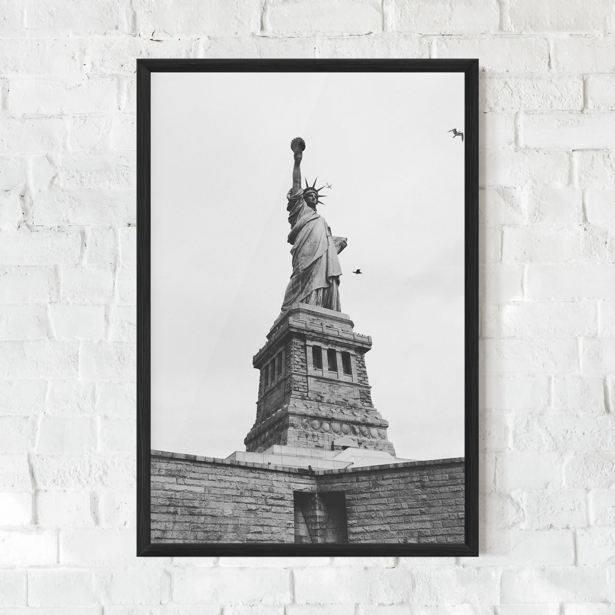 Poster Înrămat The Statue Of Liberty mockup 0