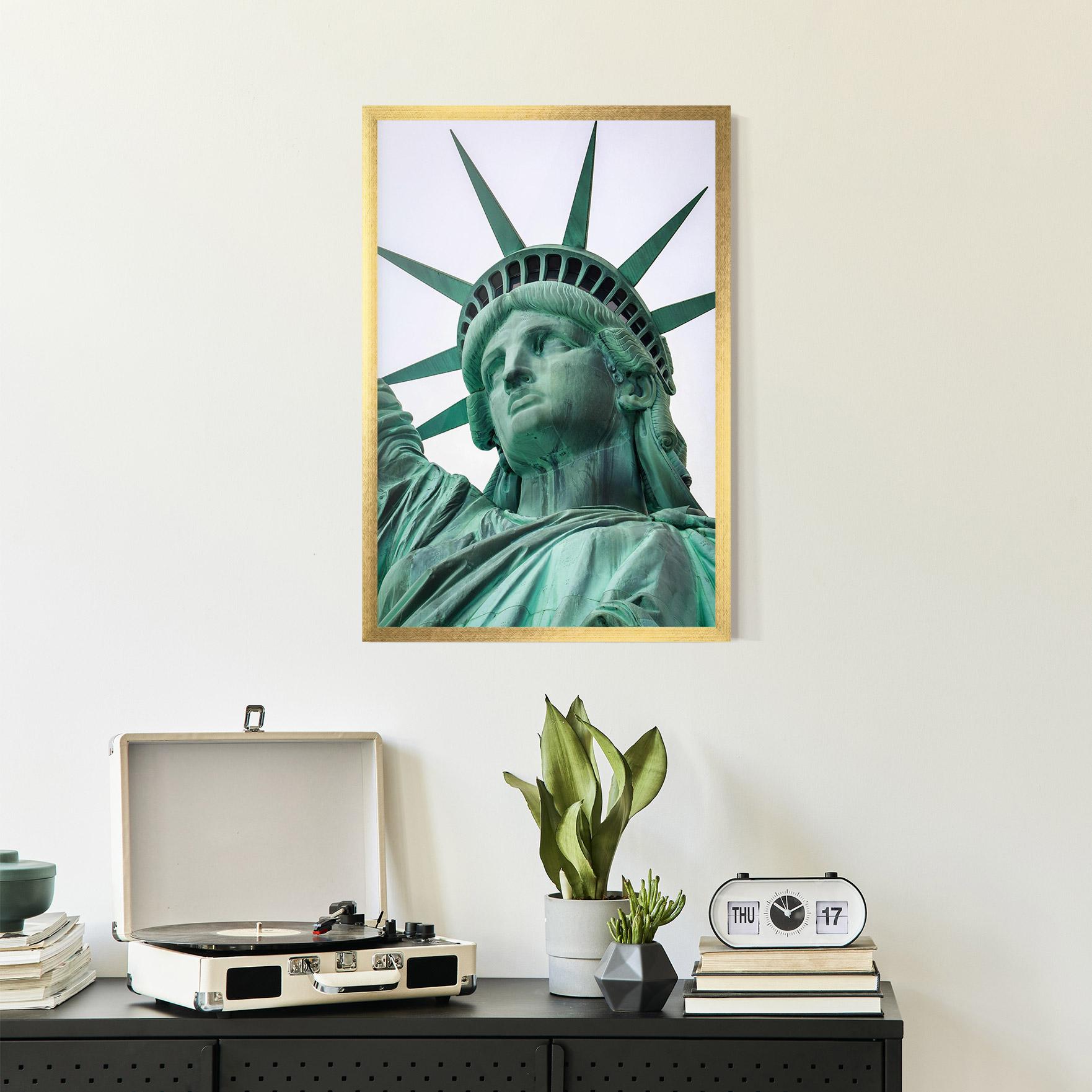 Poster Înrămat Statue Of Liberty Head mockup 2