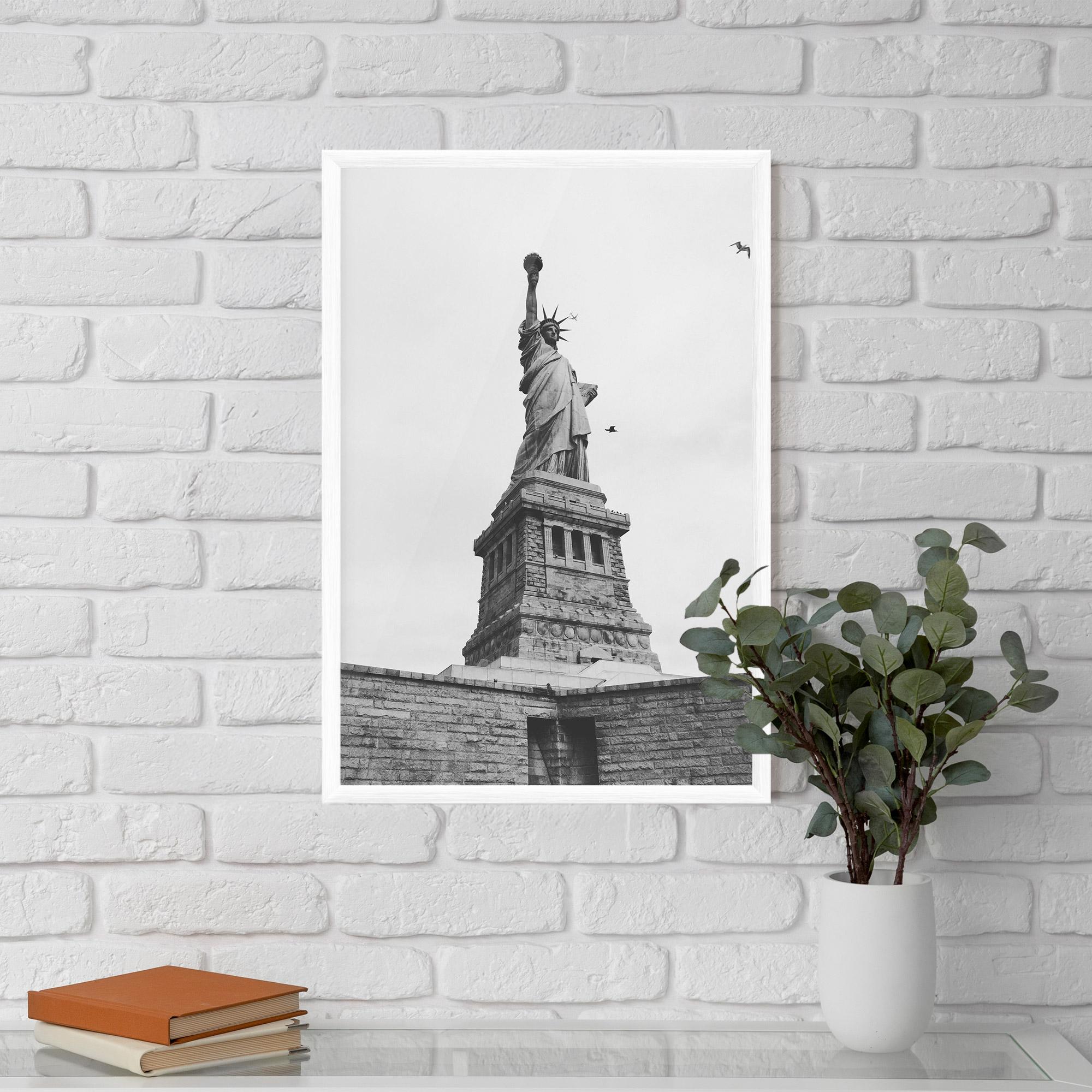 Poster Înrămat The Statue Of Liberty mockup 5