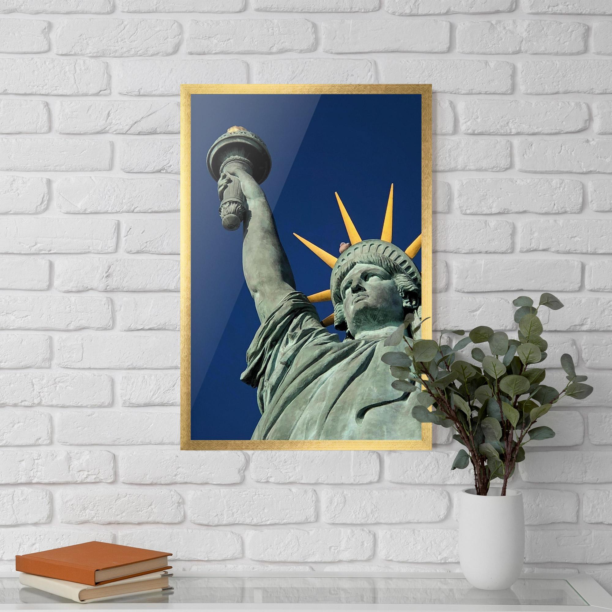 Poster Înrămat Statue Of Liberty mockup 5