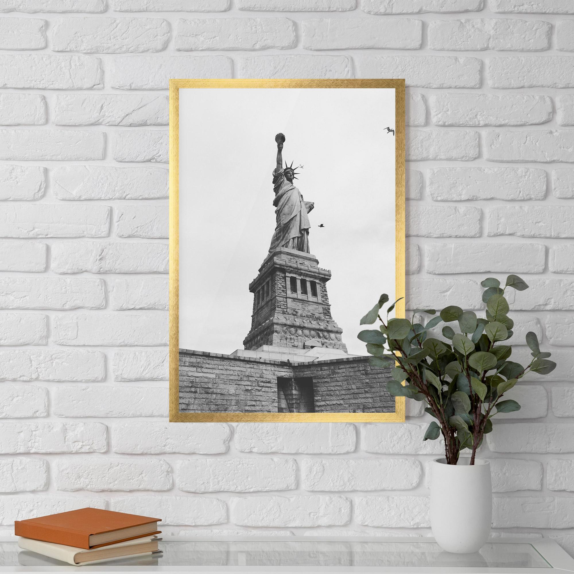 Poster Înrămat The Statue Of Liberty mockup 5