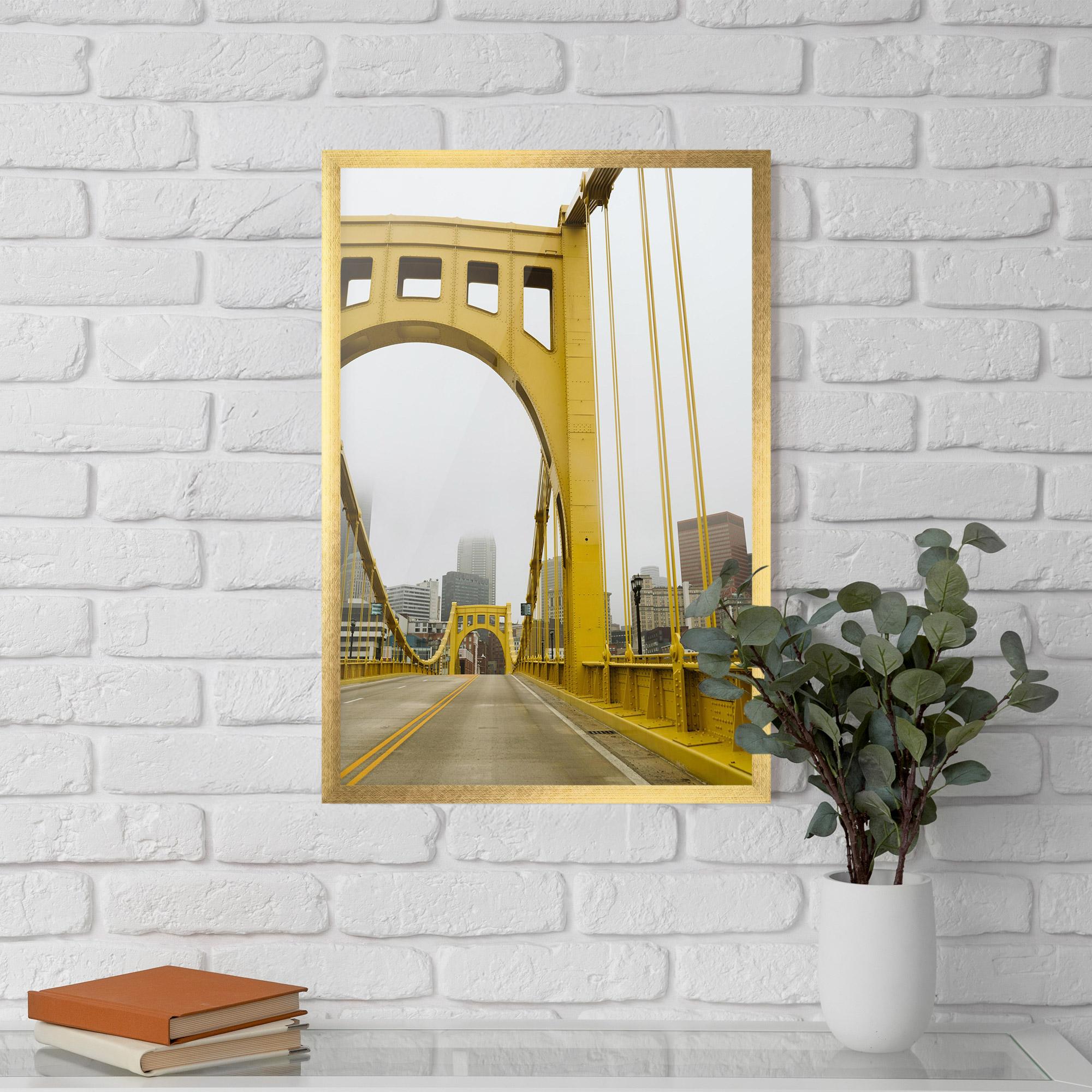 Poster Înrămat Yellow Foggy Bridge mockup 5
