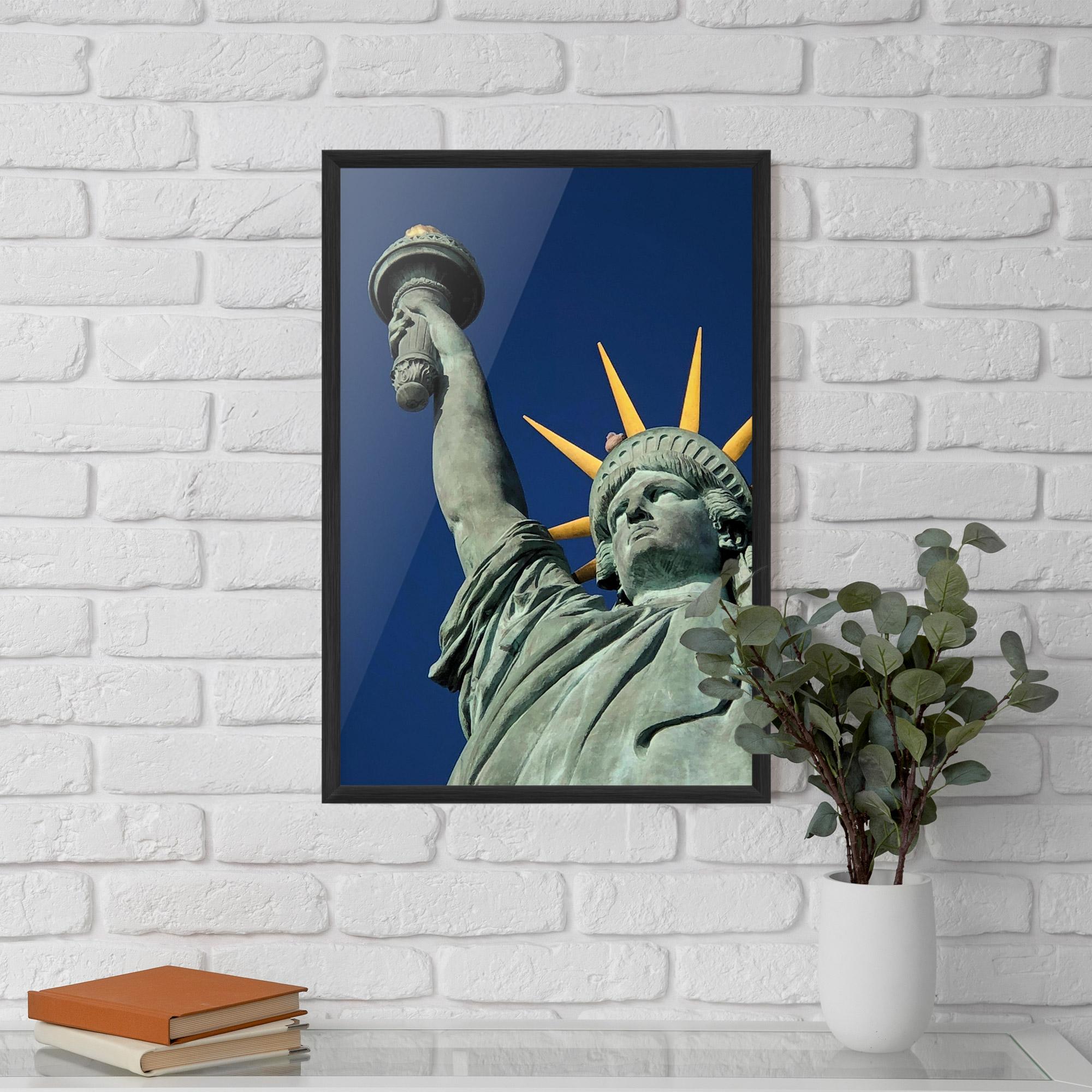 Poster Înrămat Statue Of Liberty mockup 5
