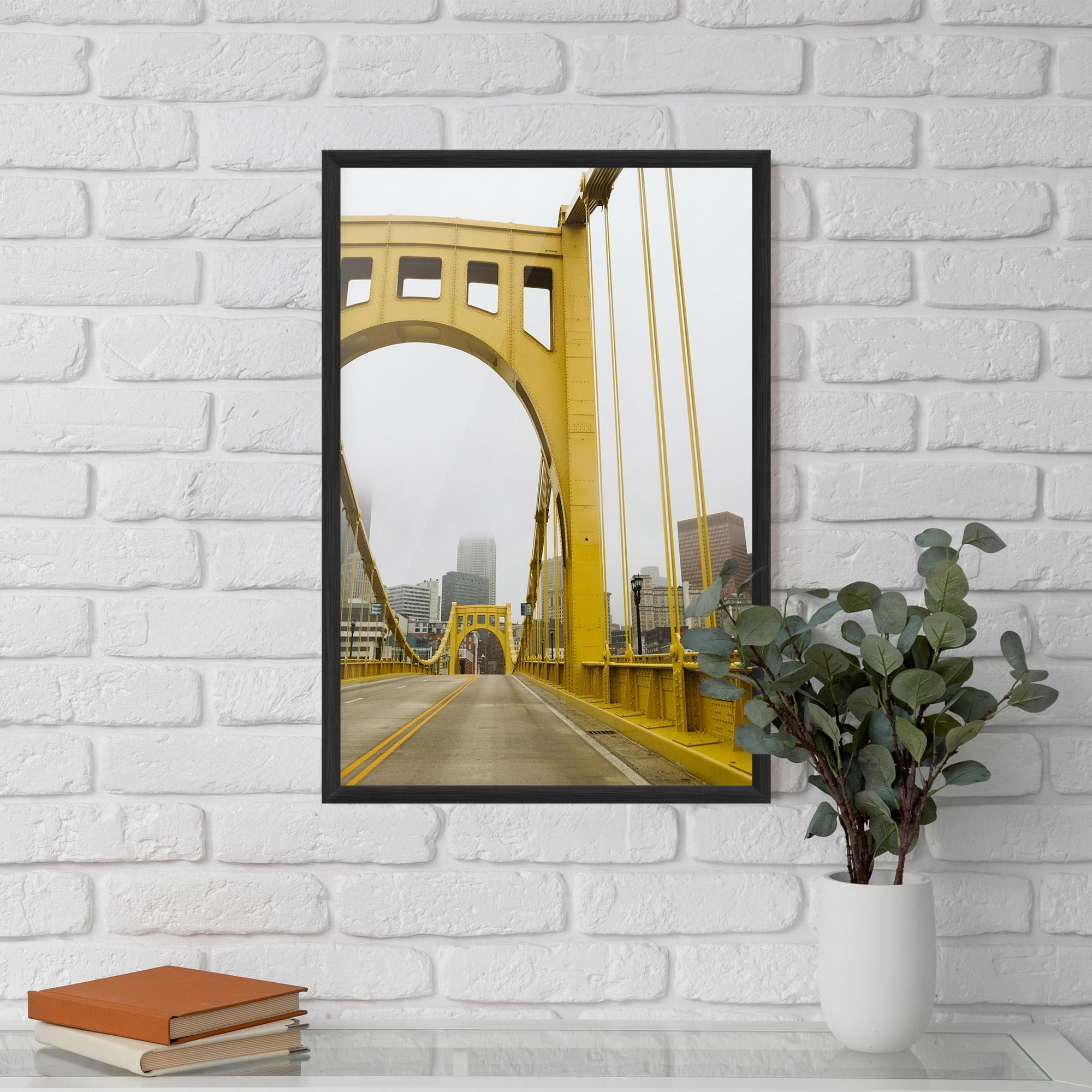 Poster Înrămat Yellow Foggy Bridge mockup 5
