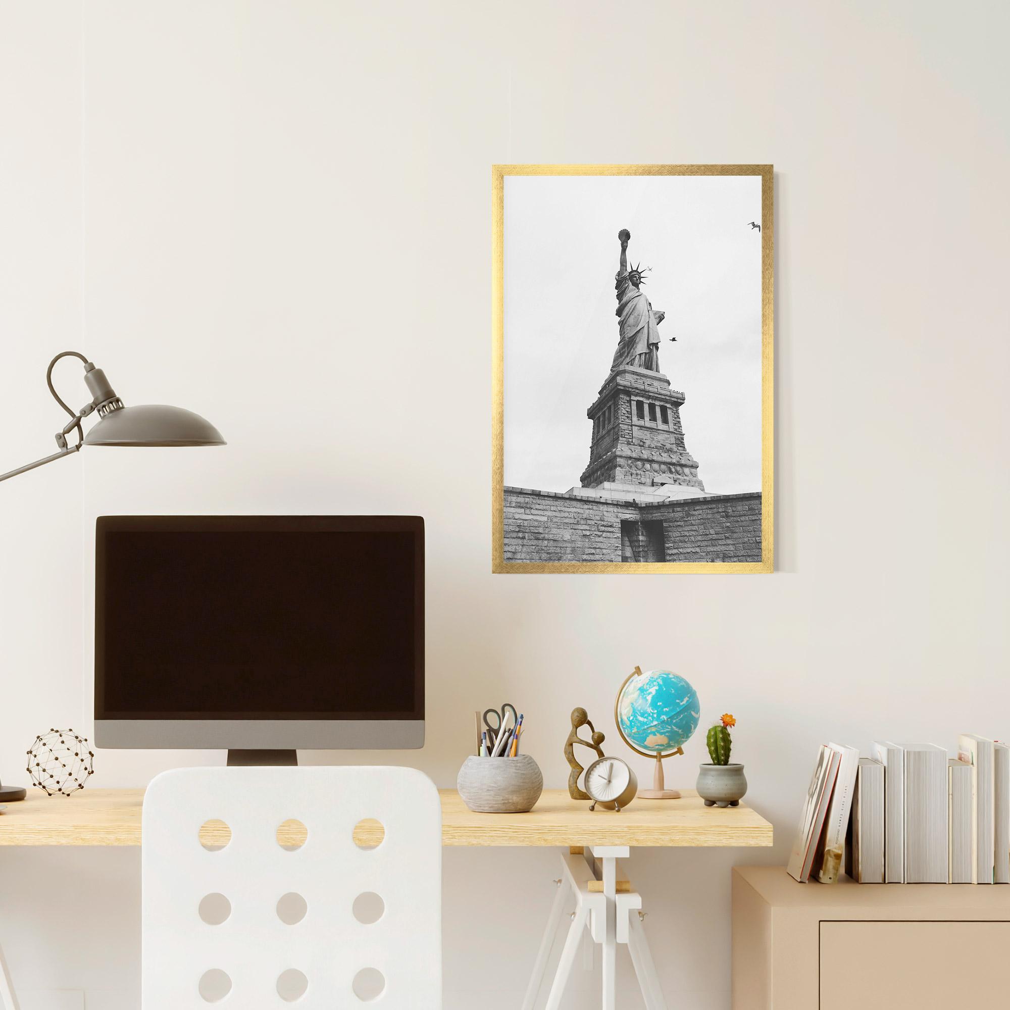 Poster Înrămat The Statue Of Liberty mockup 6