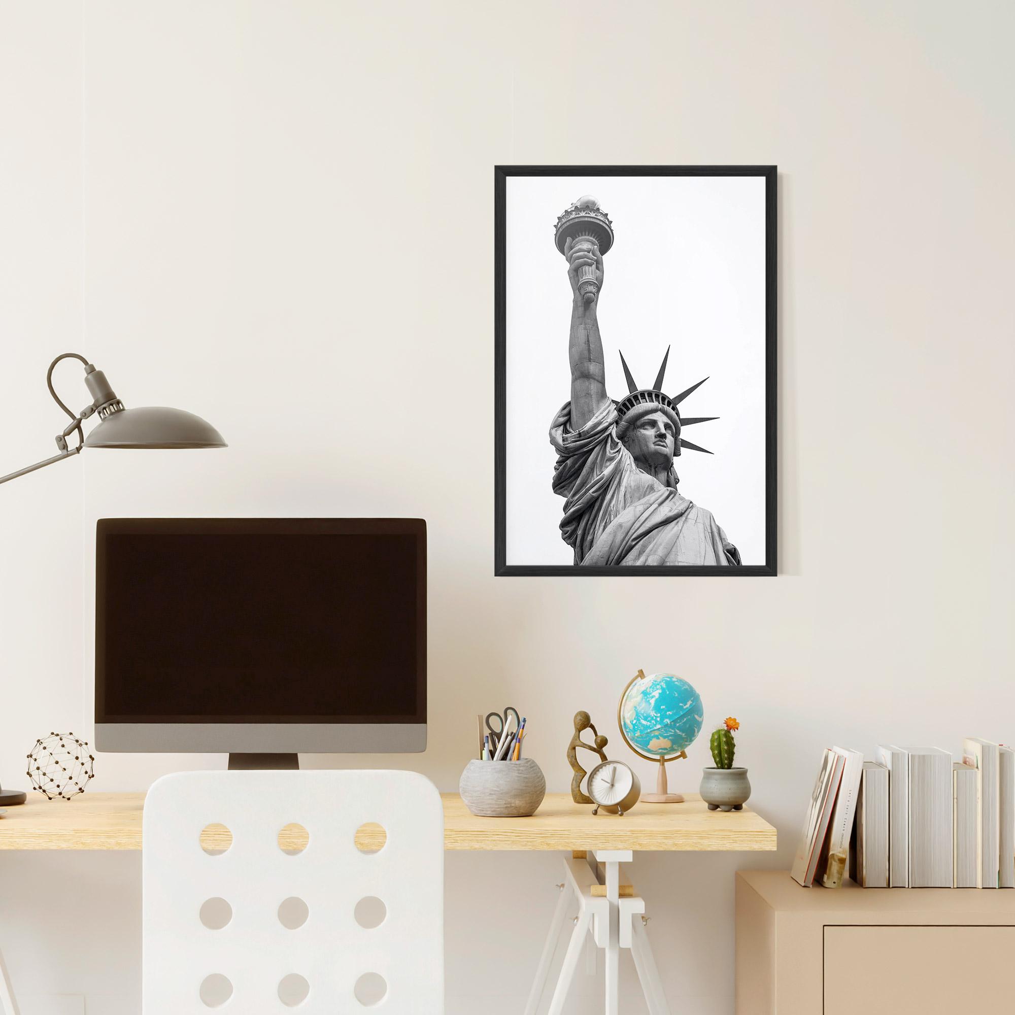 Poster Înrămat Liberty Statue mockup 6