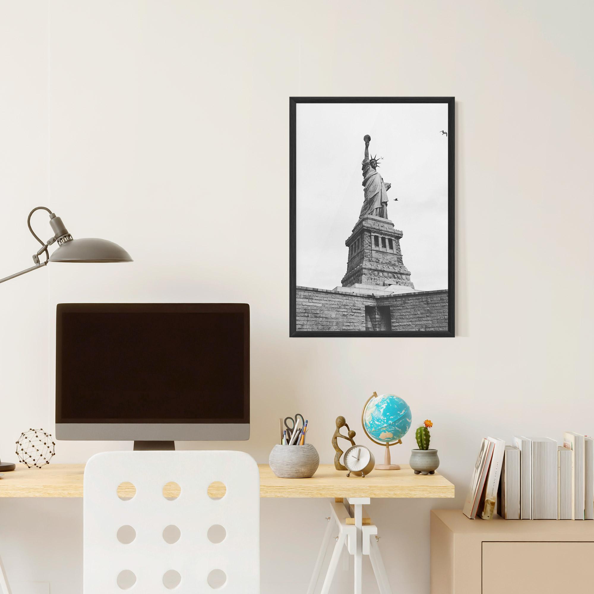 Poster Înrămat The Statue Of Liberty mockup 6