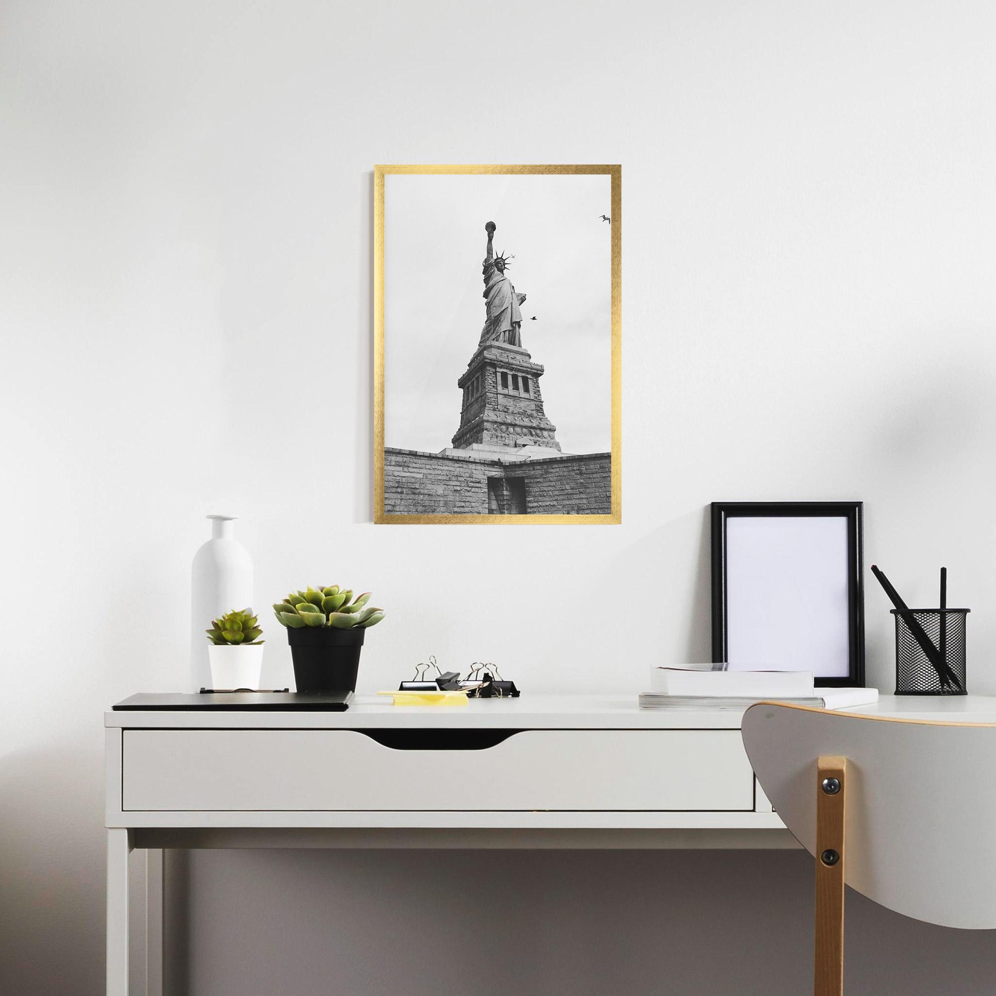 Poster Înrămat The Statue Of Liberty mockup 7
