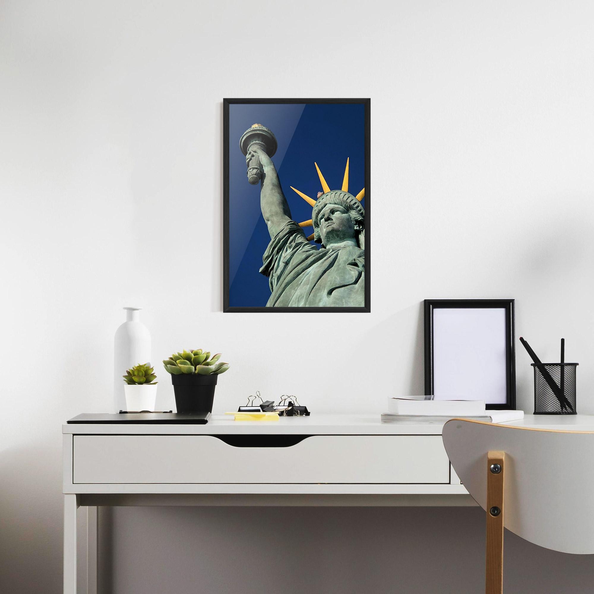 Poster Înrămat Statue Of Liberty mockup 7
