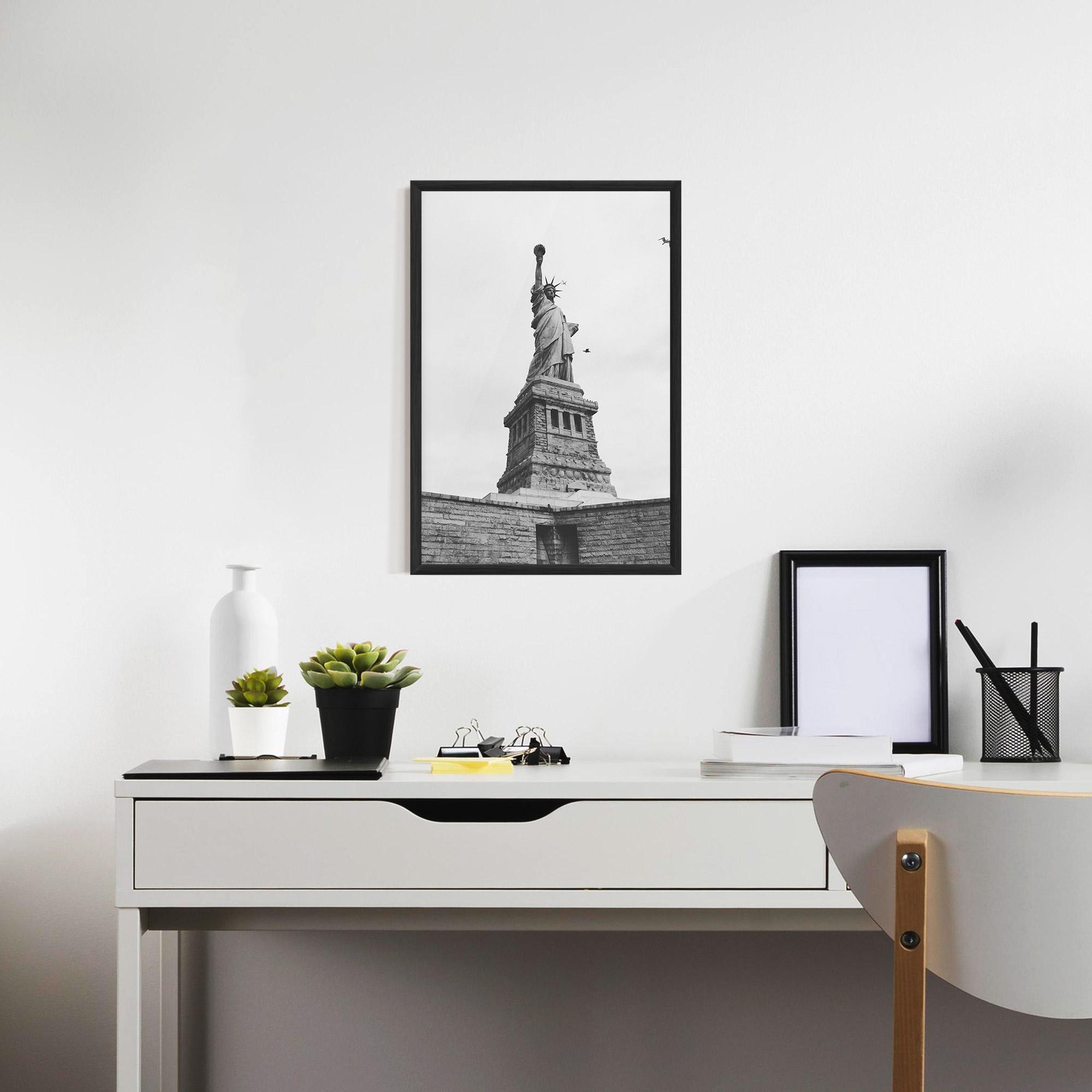 Poster Înrămat The Statue Of Liberty mockup 7