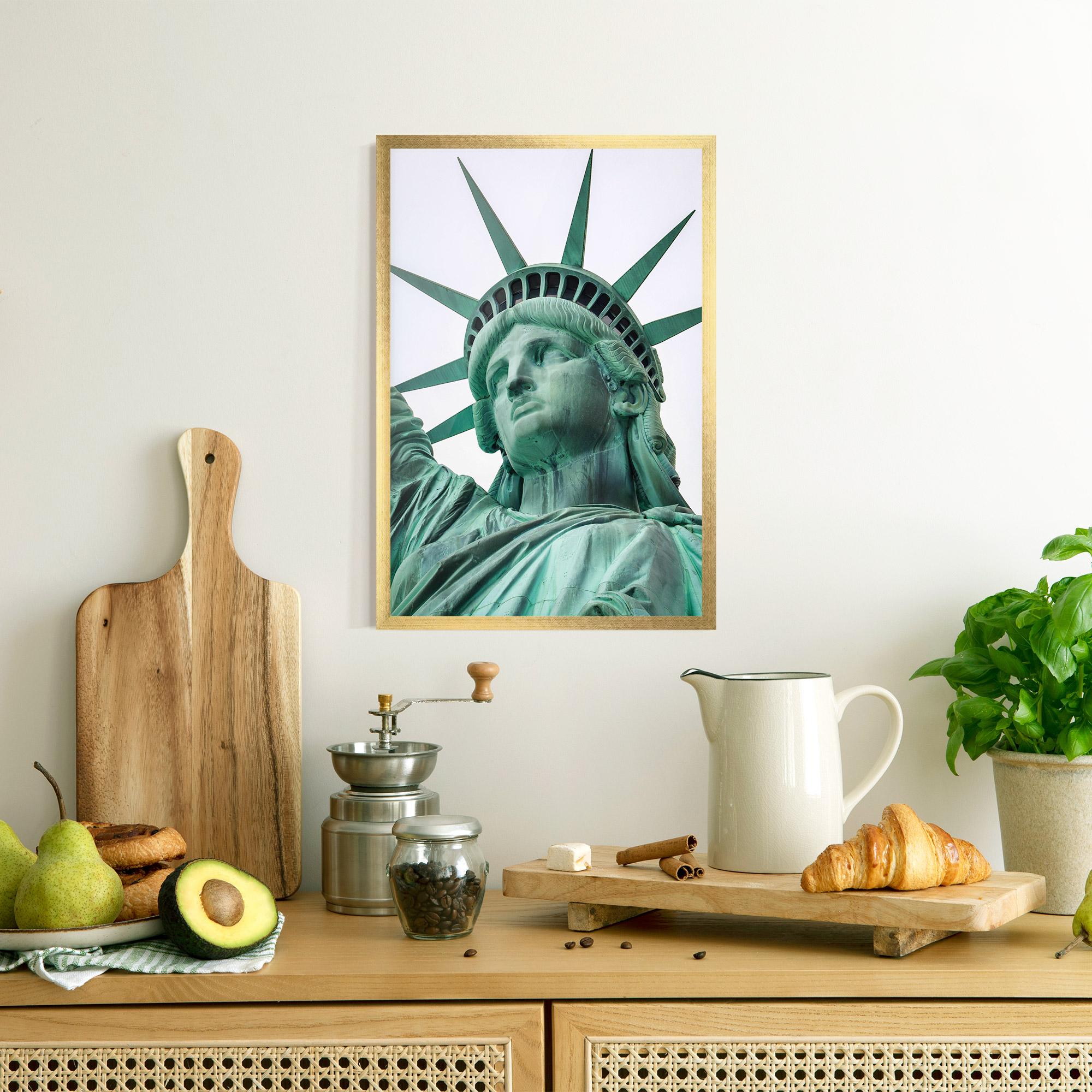Poster Înrămat Statue Of Liberty Head mockup 8