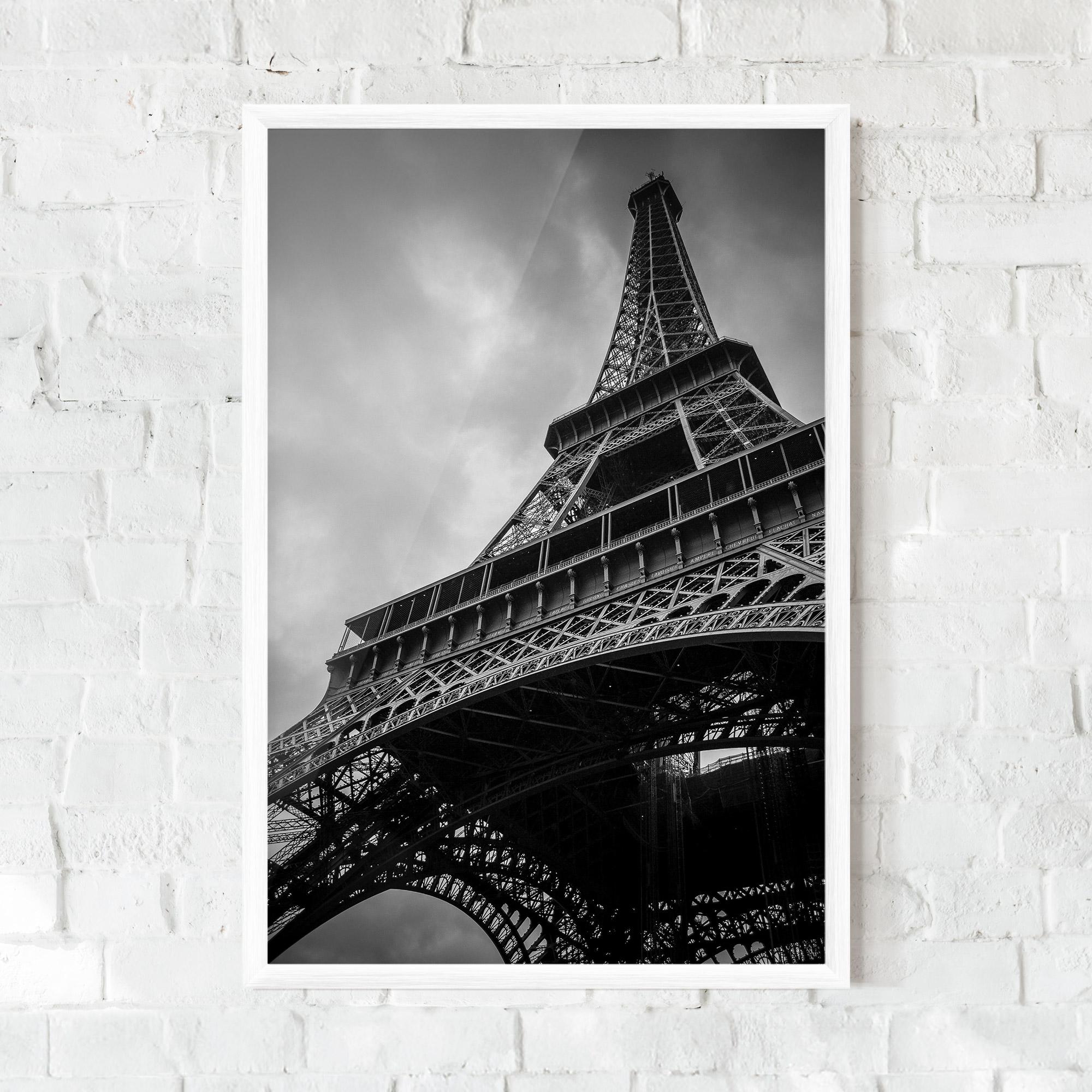 Poster Înrămat Eiffel Grey Tower mockup 0