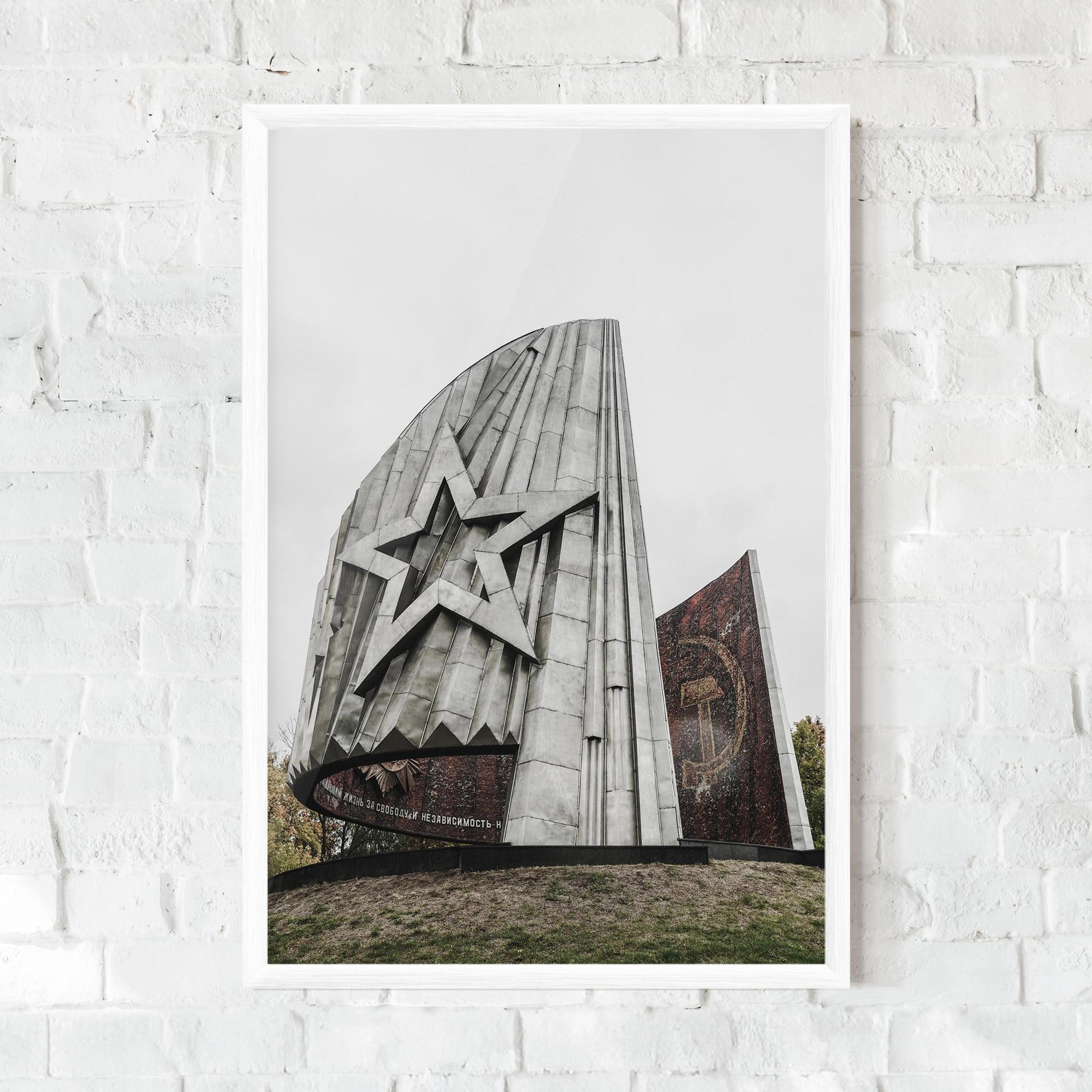 Poster Înrămat Monument Of Glory mockup 0
