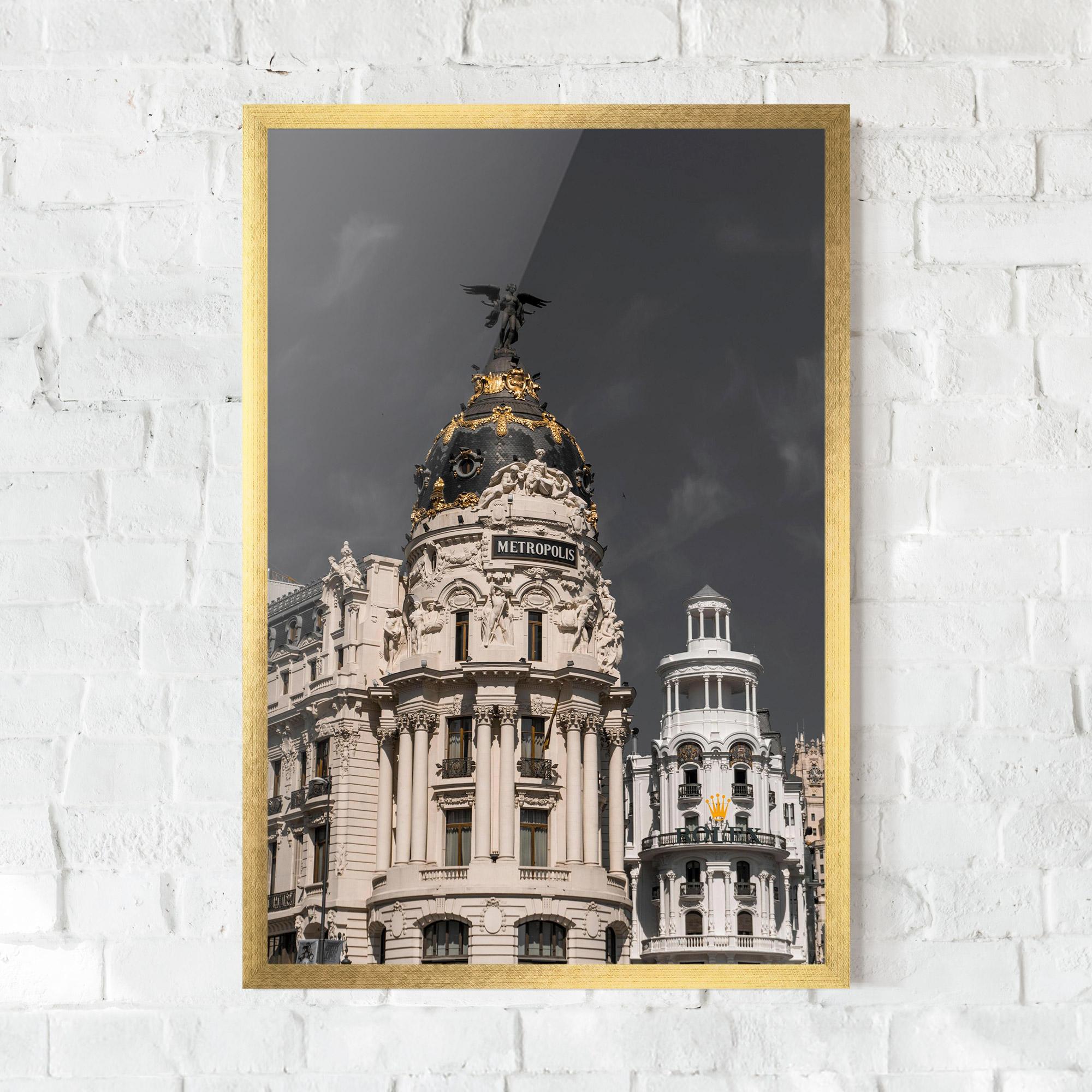 Poster Înrămat Metropolis Building mockup 0