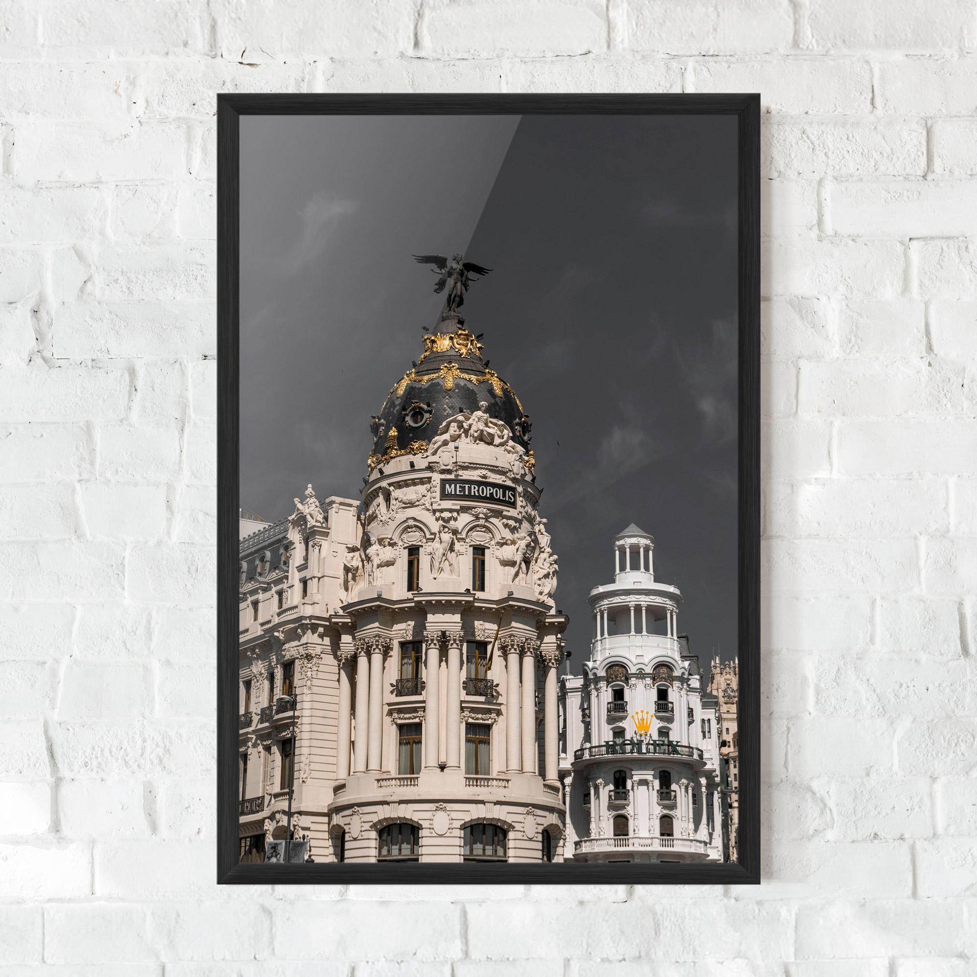 Poster Înrămat Metropolis Building mockup 0