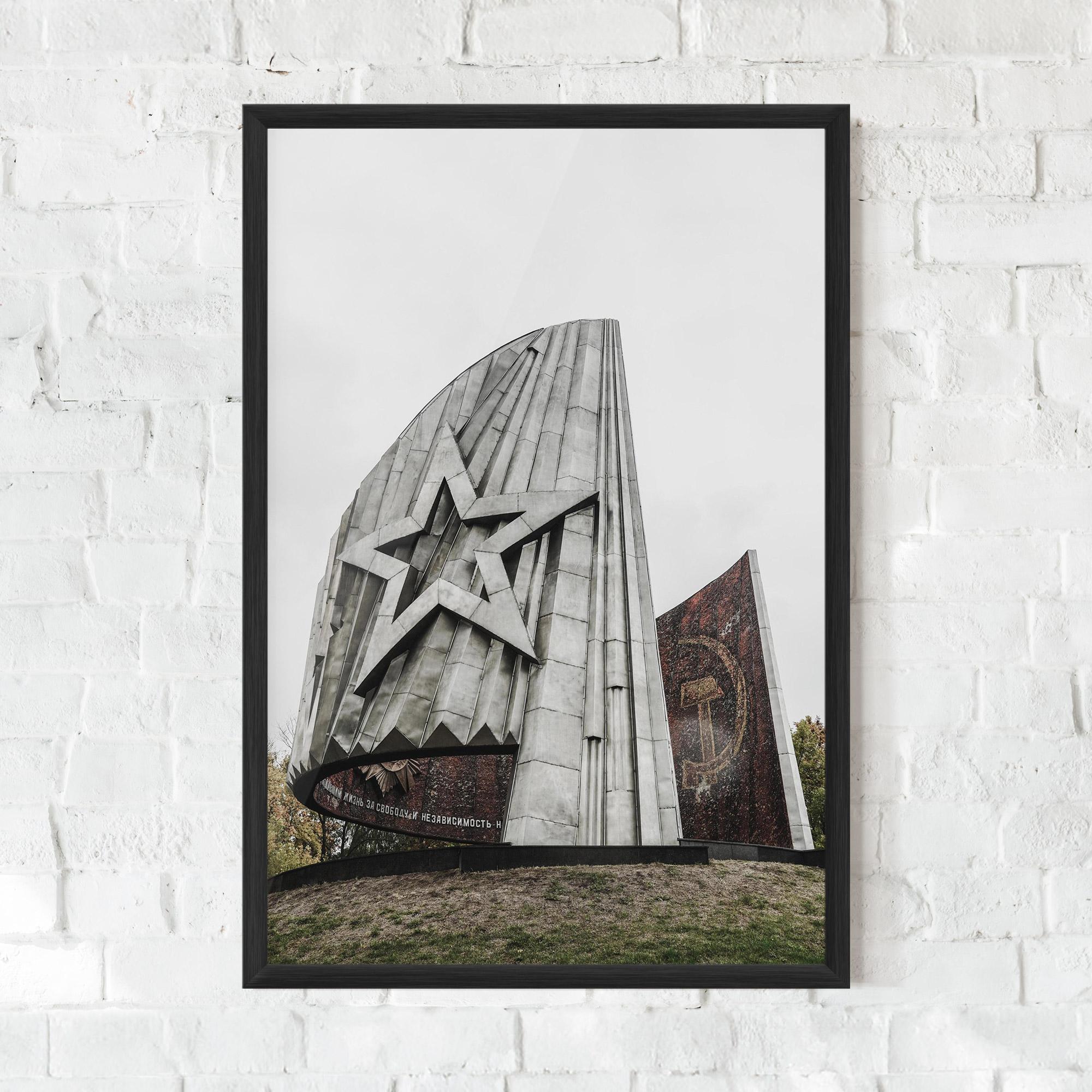 Poster Înrămat Monument Of Glory mockup 0