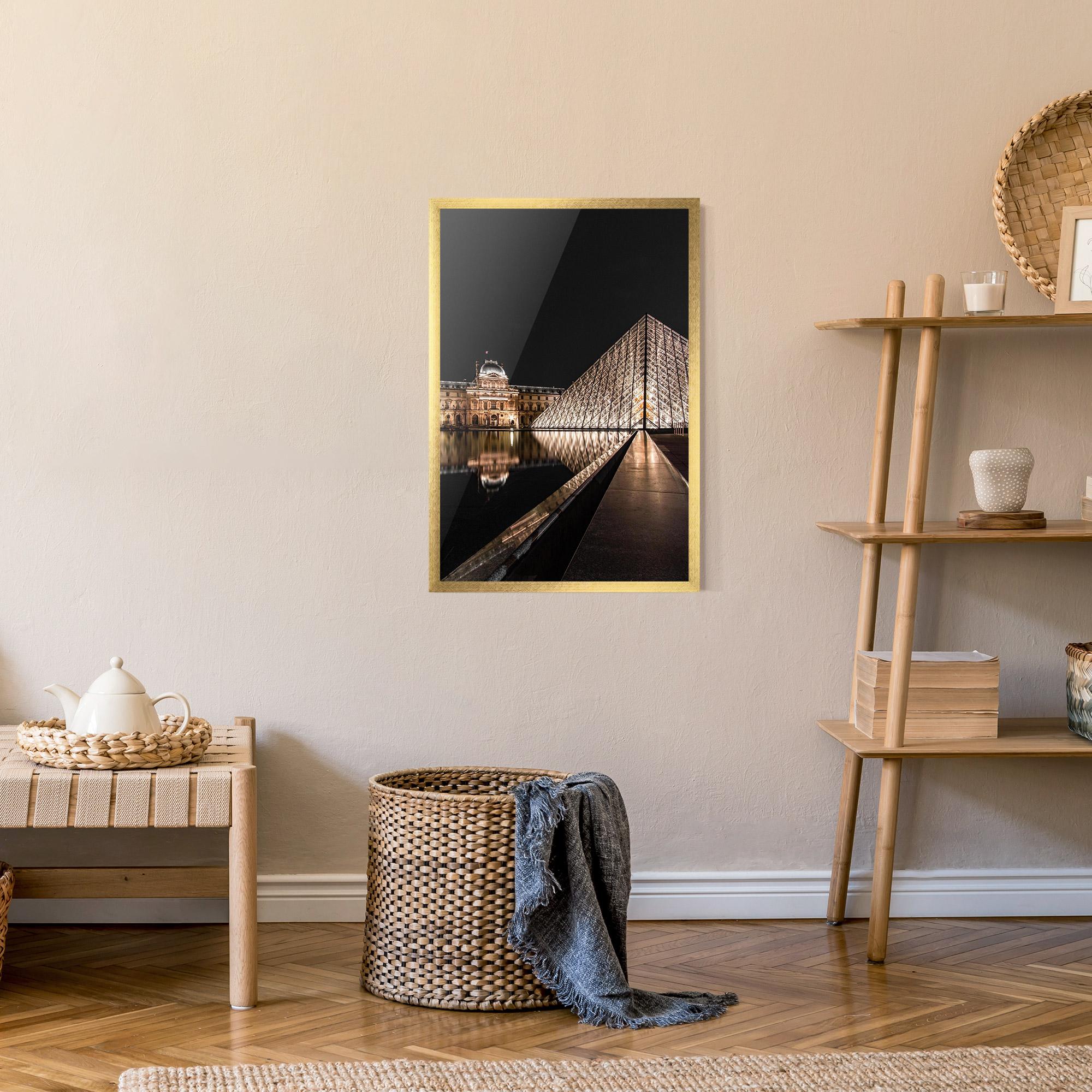 Poster Înrămat Louvre Night mockup 9