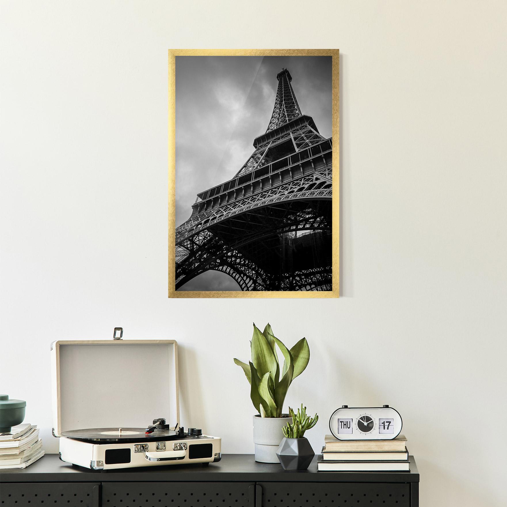 Poster Înrămat Eiffel Grey Tower mockup 2