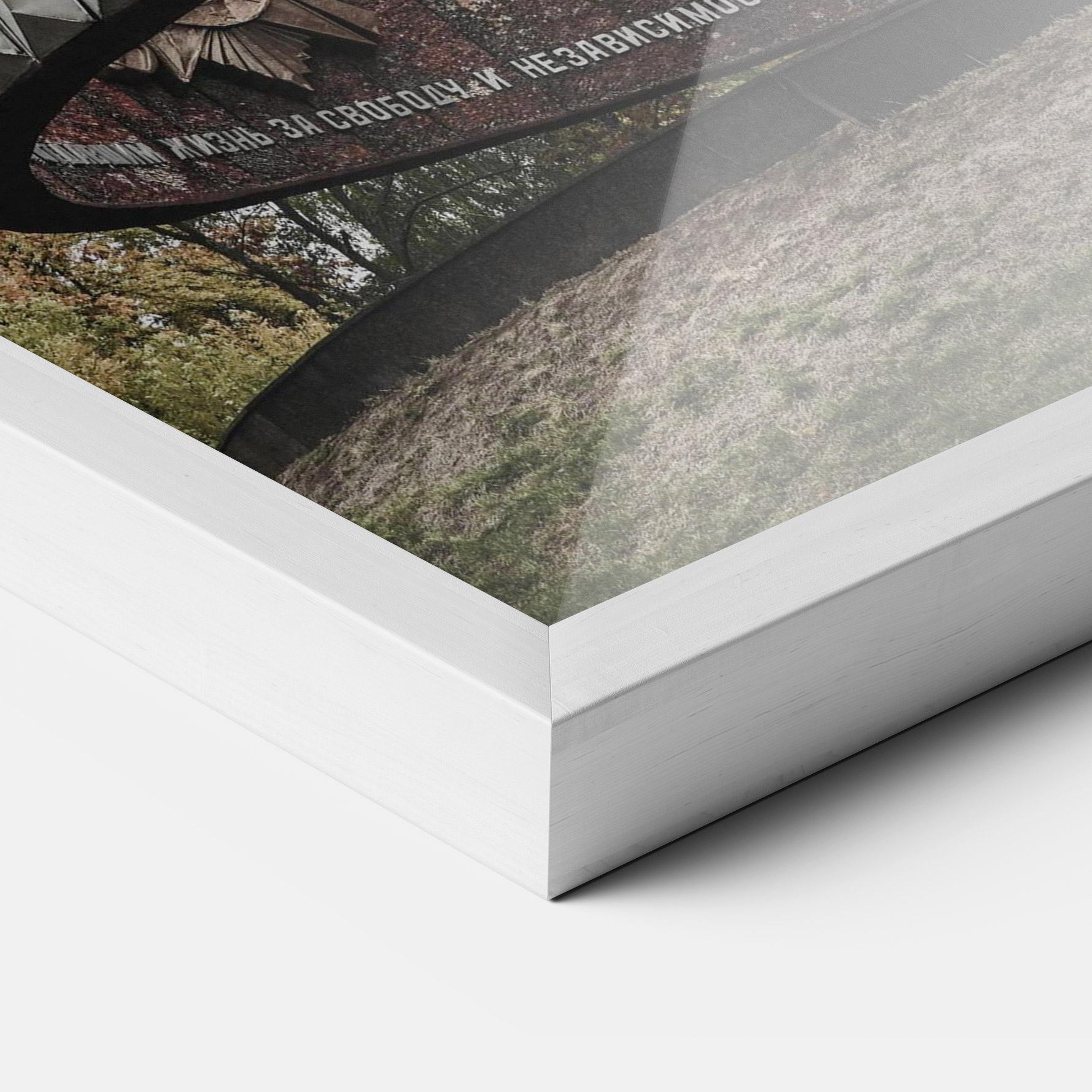 Poster Înrămat Monument Of Glory mockup 3