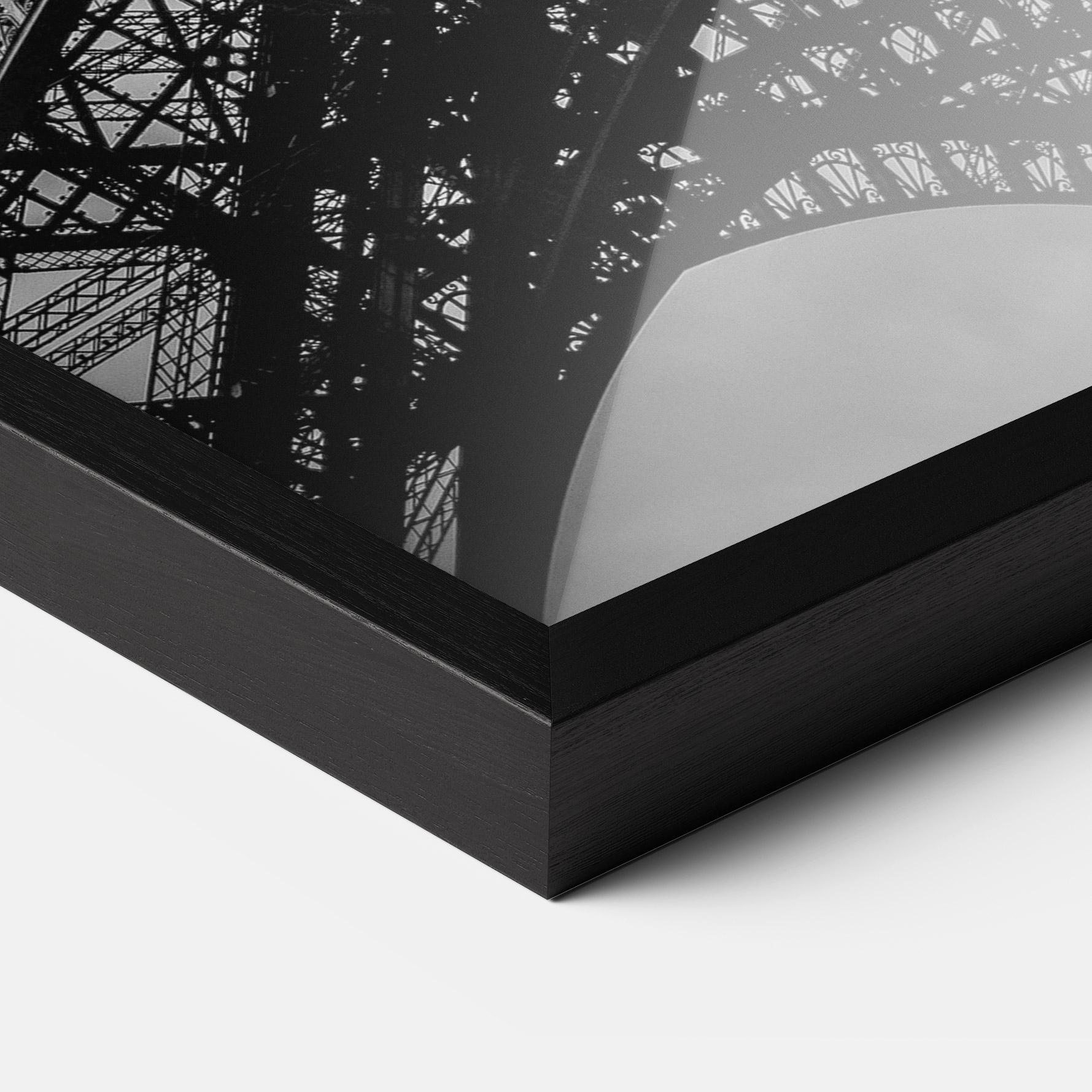 Poster Înrămat Eiffel Grey Tower mockup 3