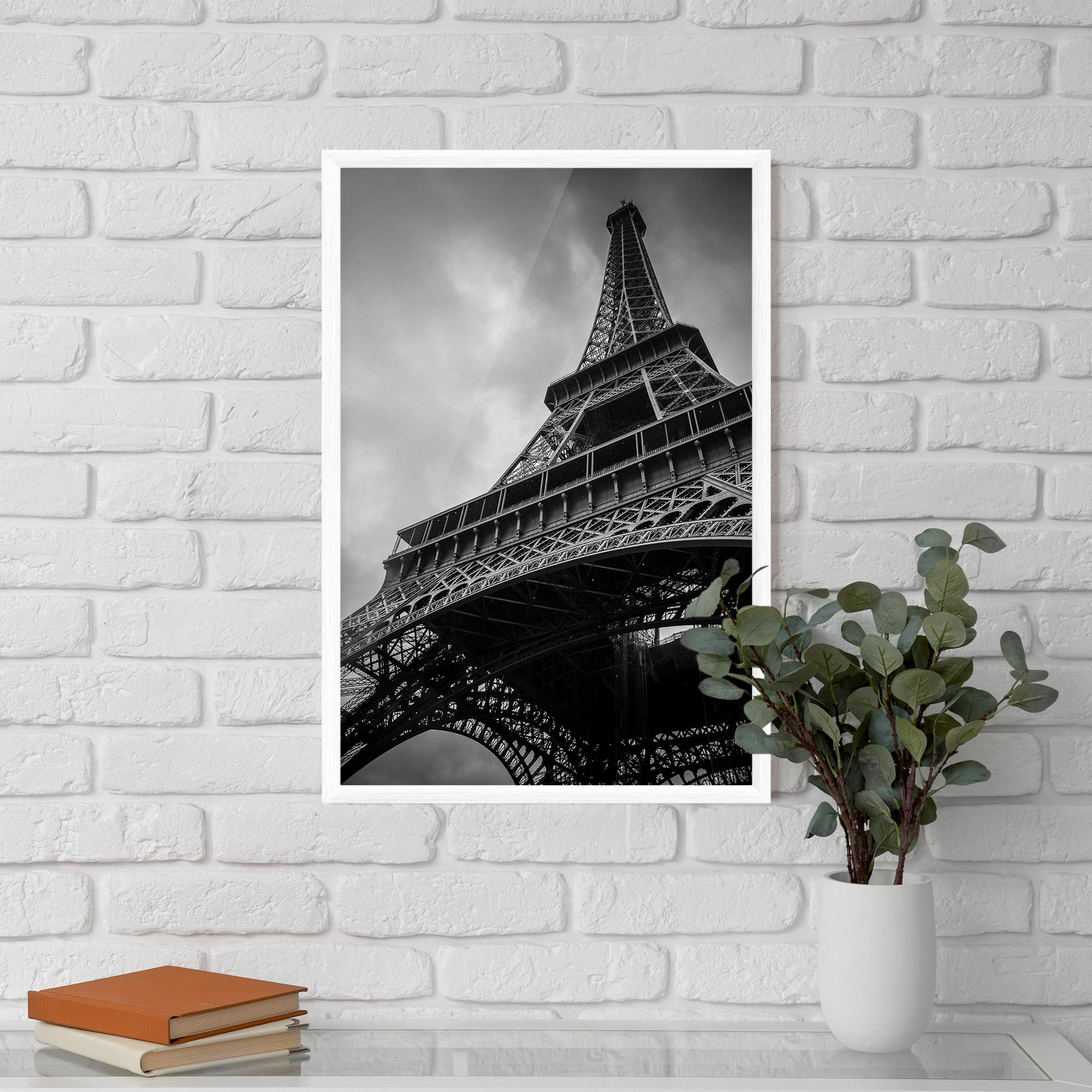 Poster Înrămat Eiffel Grey Tower mockup 5