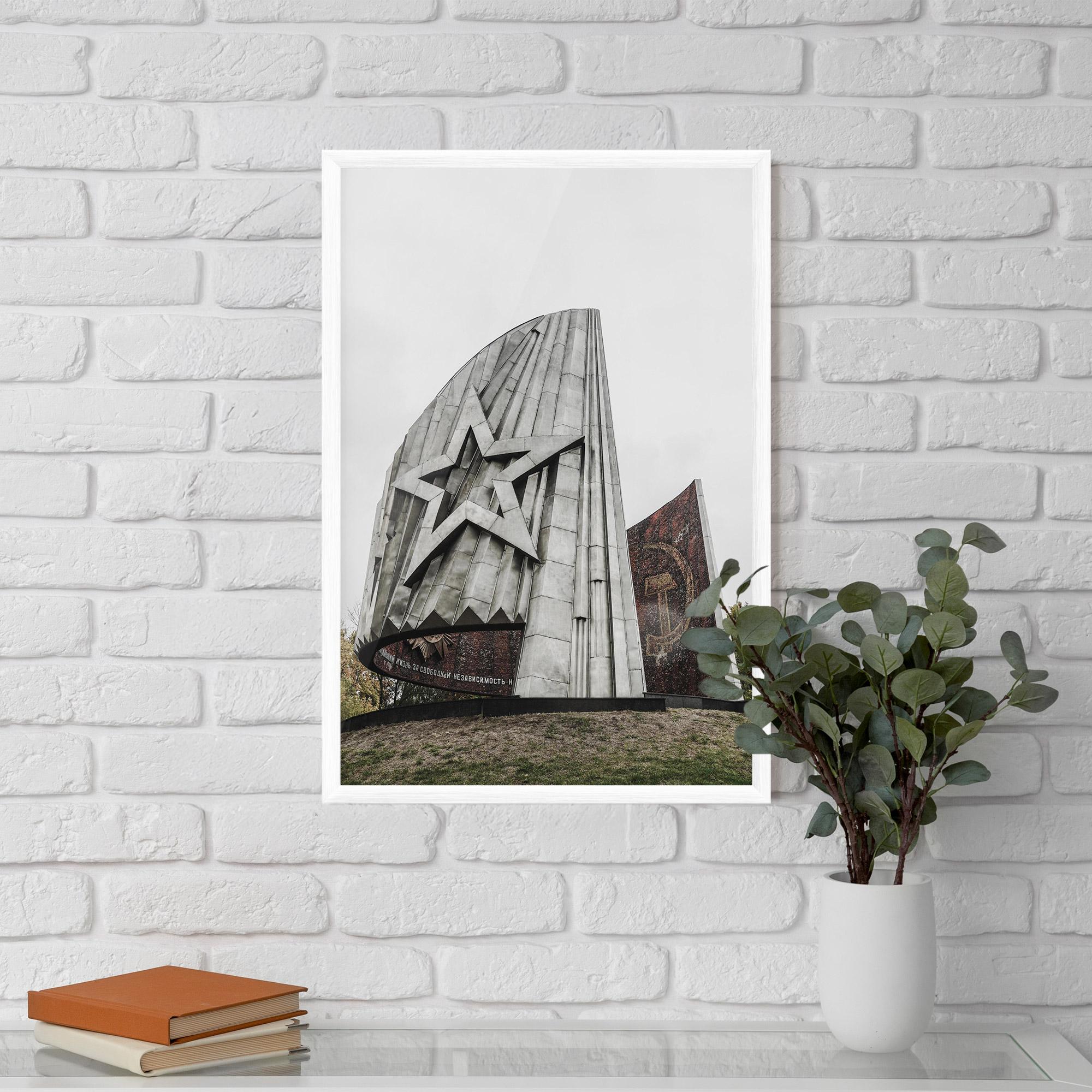 Poster Înrămat Monument Of Glory mockup 5