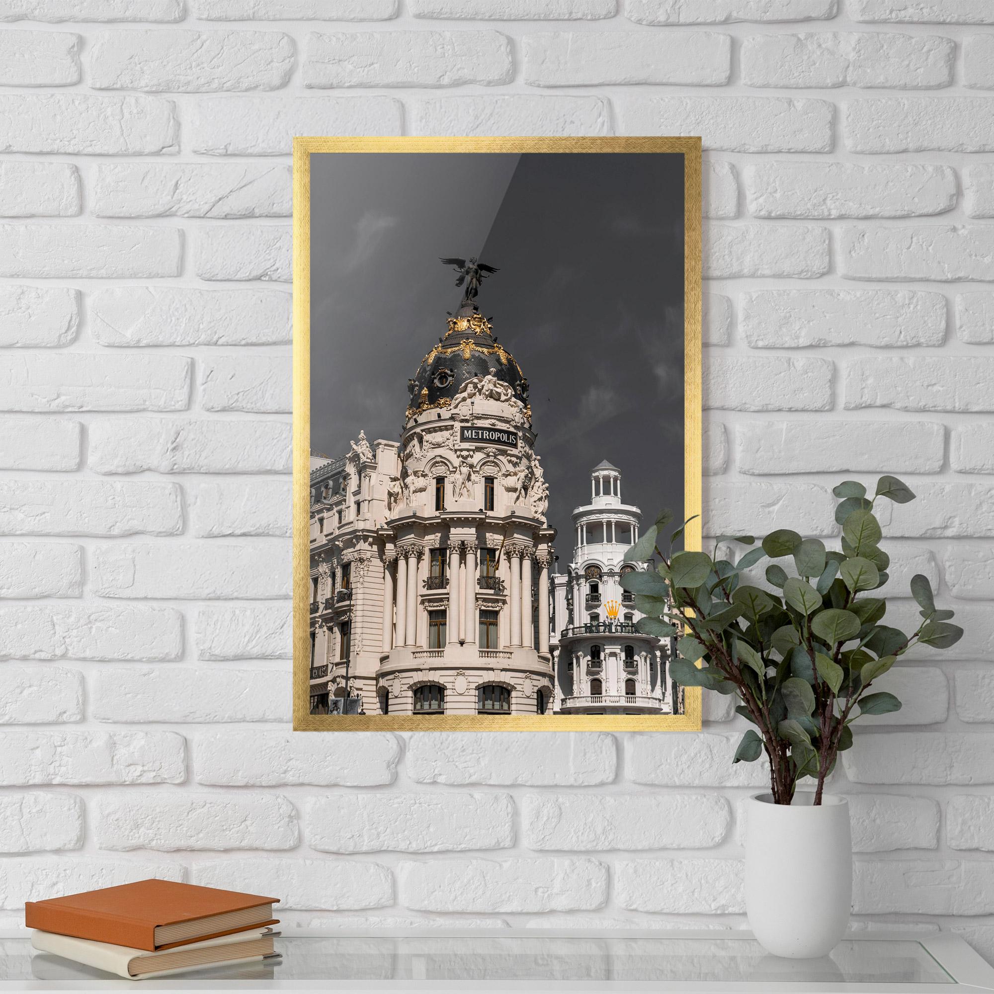 Poster Înrămat Metropolis Building mockup 5