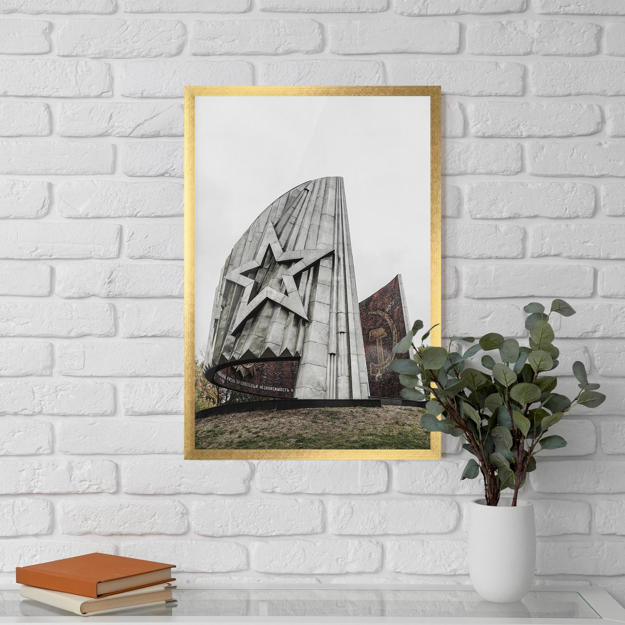 Poster Înrămat Monument Of Glory mockup 5