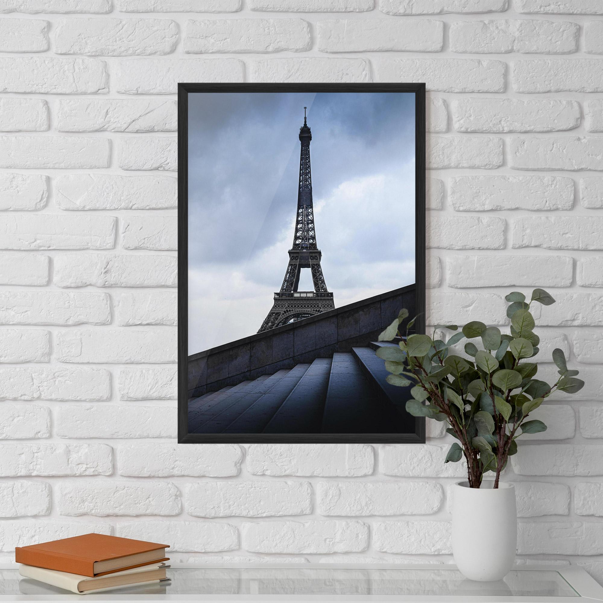 Poster Înrămat Eiffel Tower Stairs mockup 5