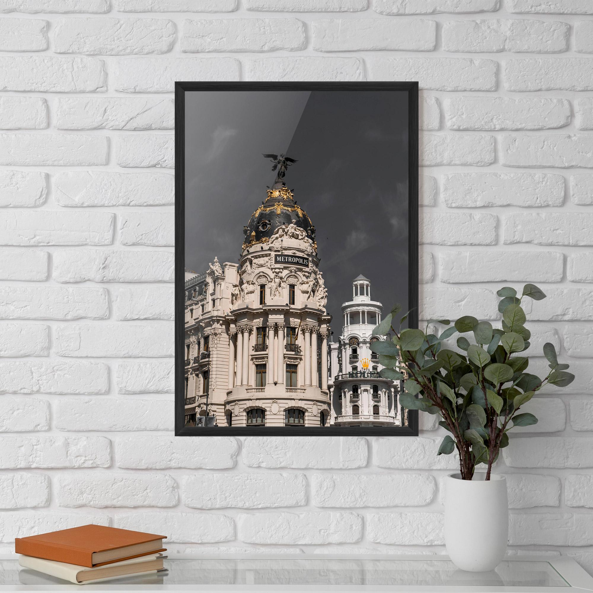 Poster Înrămat Metropolis Building mockup 5