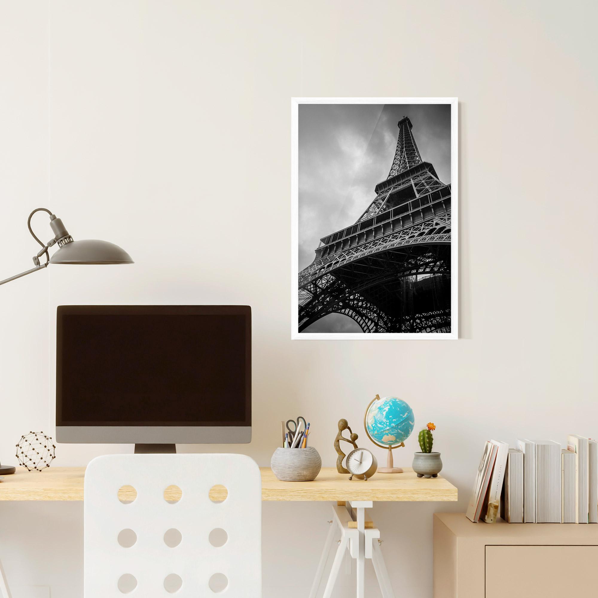 Poster Înrămat Eiffel Grey Tower mockup 6