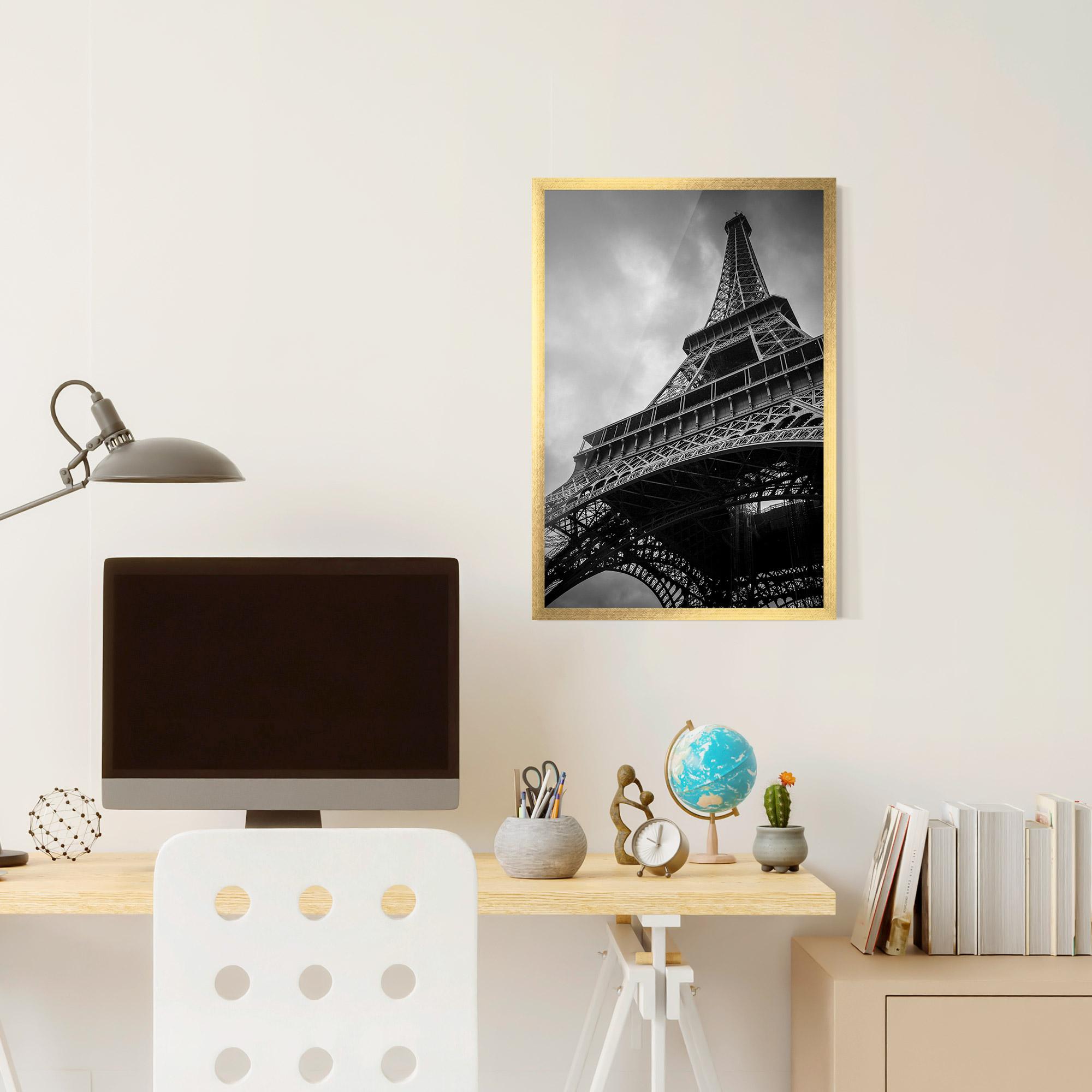 Poster Înrămat Eiffel Grey Tower mockup 6