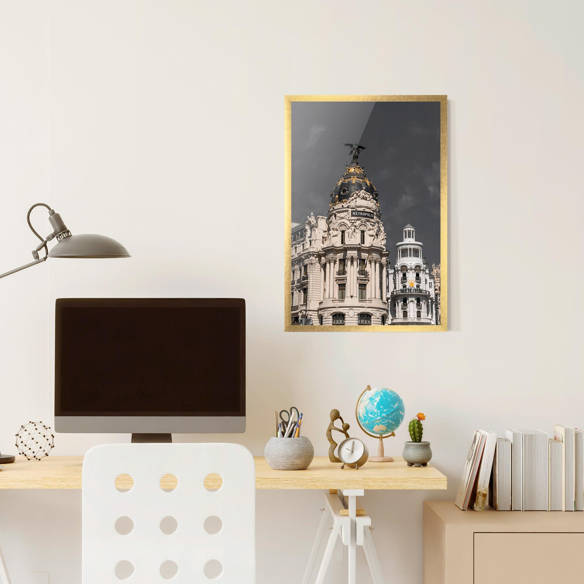 Poster Înrămat Metropolis Building mockup 6