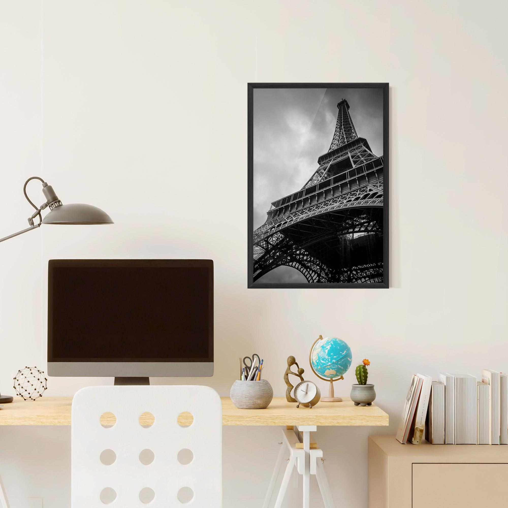 Poster Înrămat Eiffel Grey Tower mockup 6