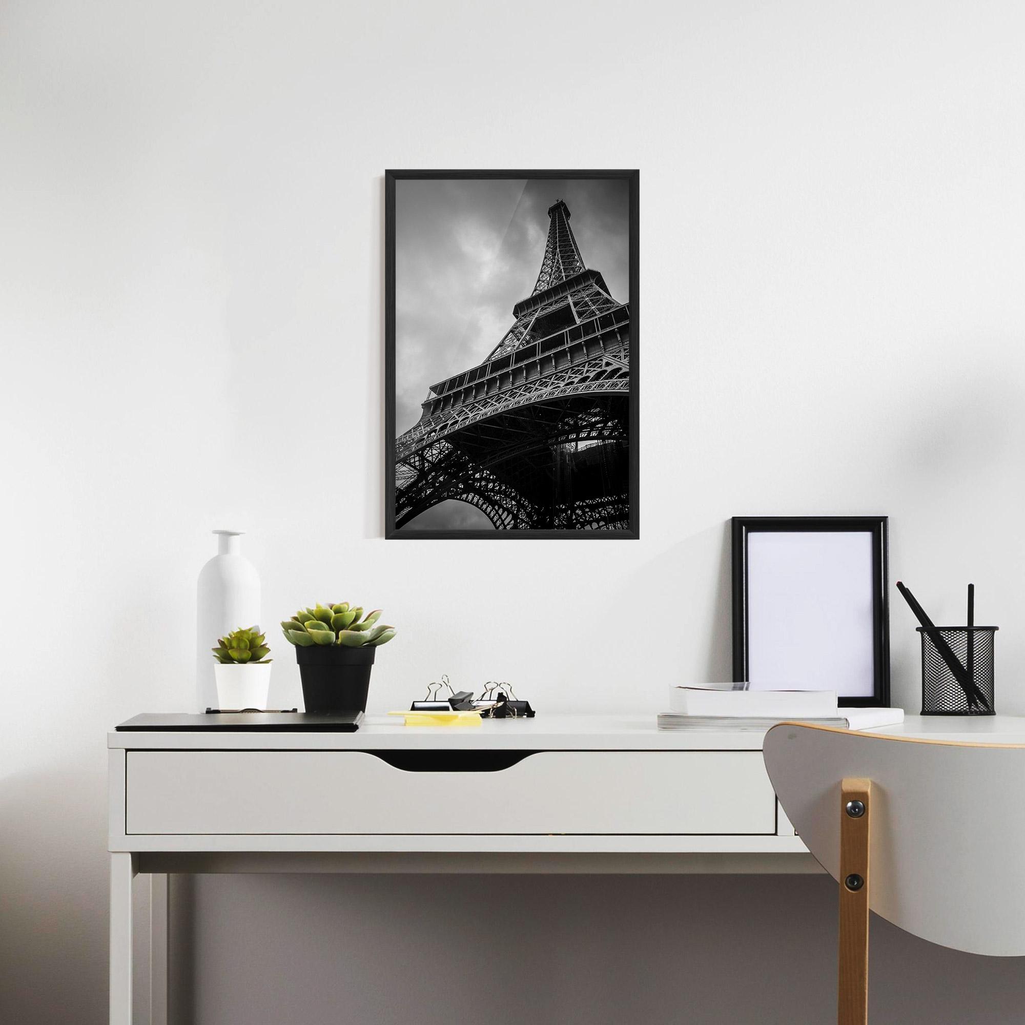 Poster Înrămat Eiffel Grey Tower mockup 7