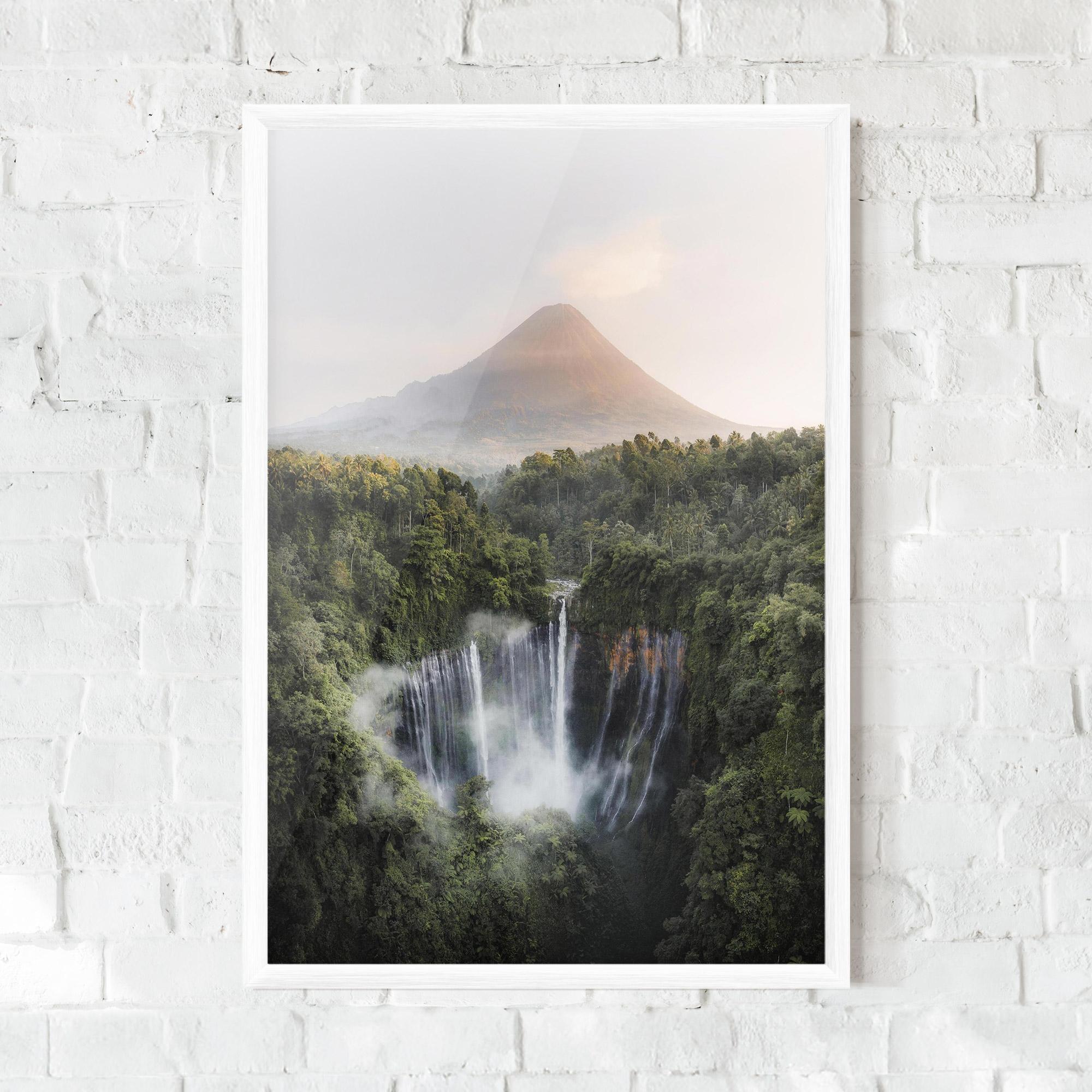 Poster Înrămat Vulcano Waterfall mockup 0