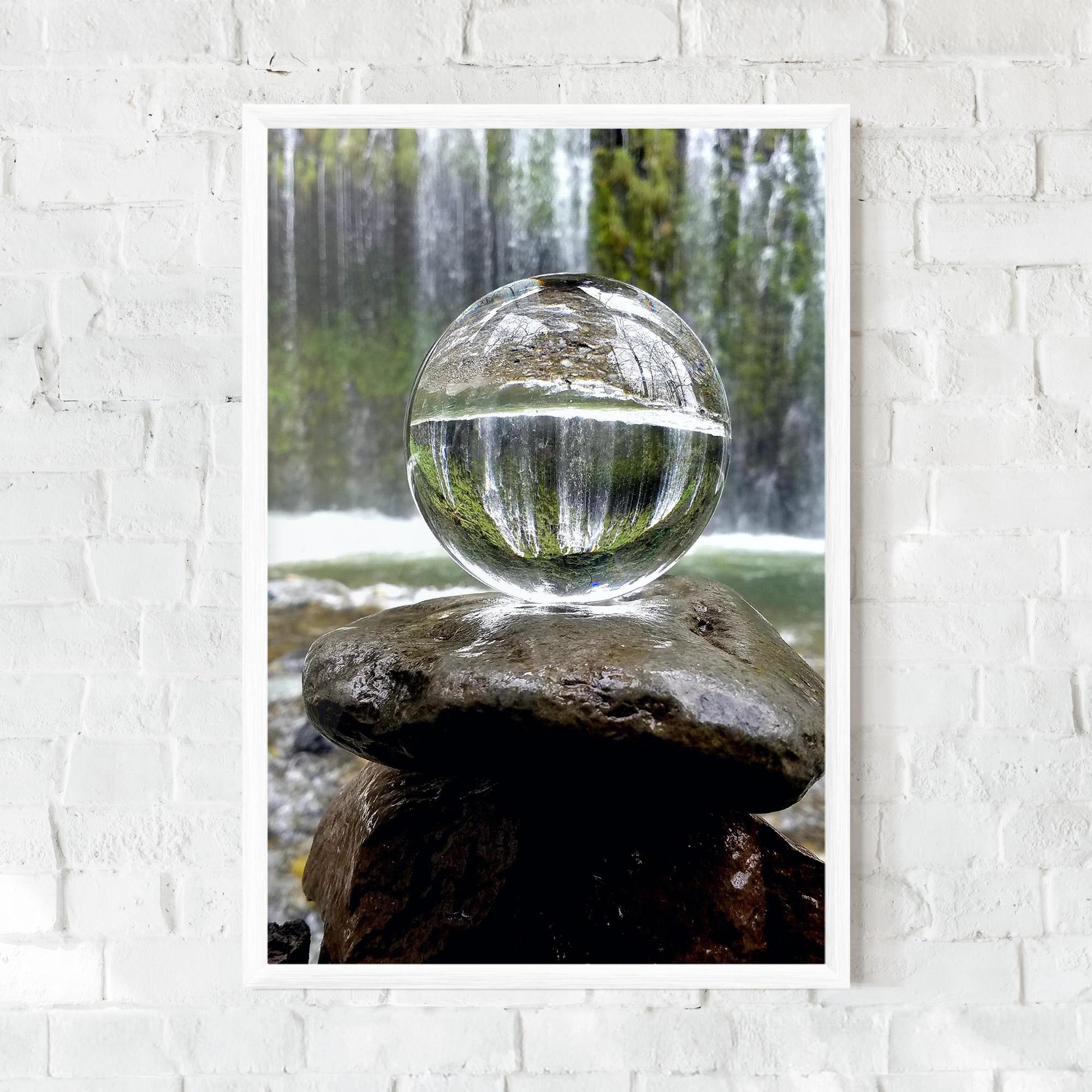 Poster Înrămat Waterfall Sphere mockup 0