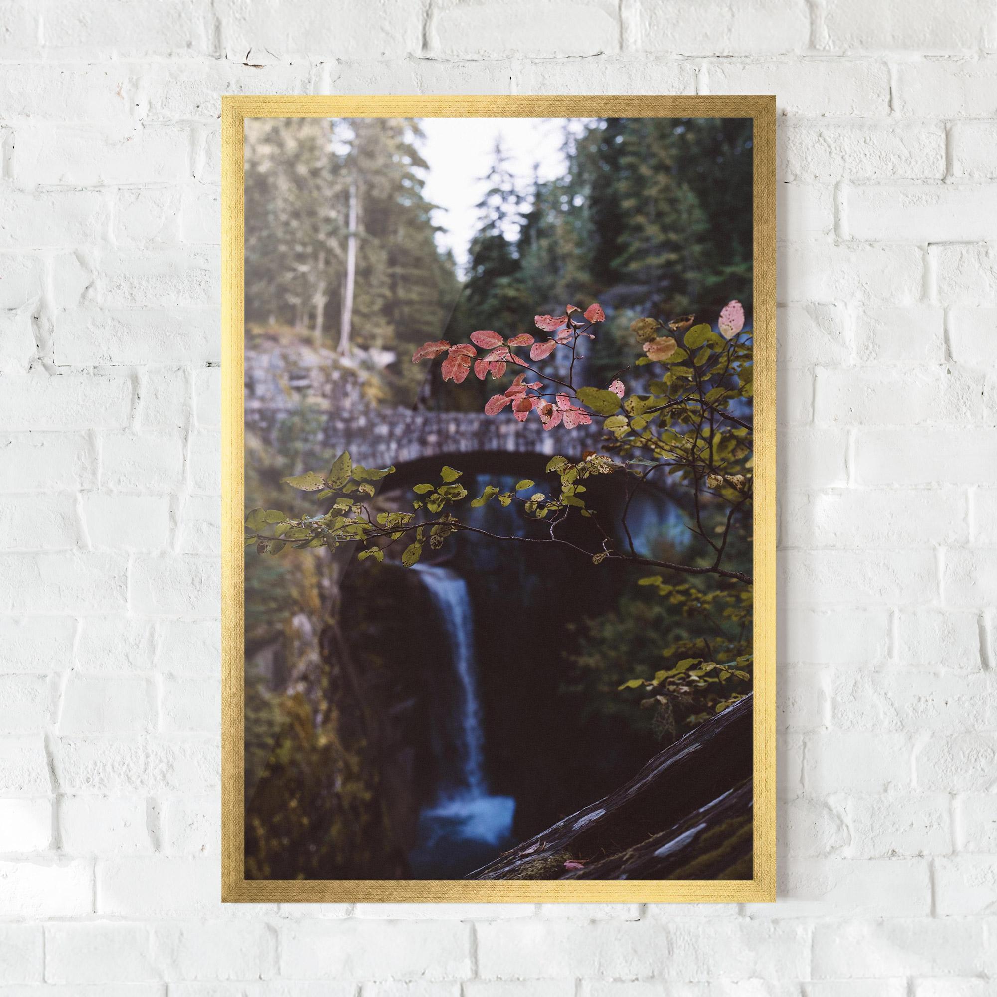 Poster Înrămat Waterfall Bringe Red Leaves mockup 0
